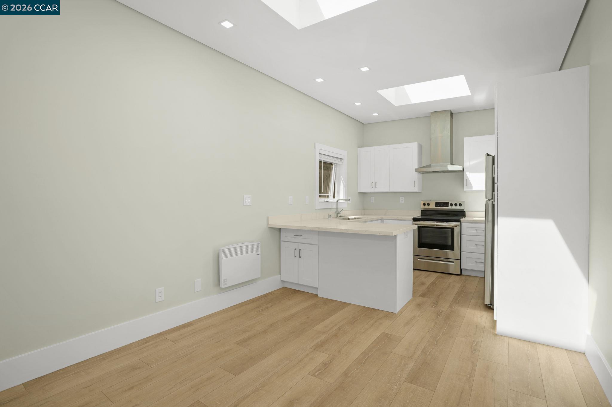 Detail Gallery Image 5 of 11 For 1017 47th St #C,  Emeryville,  CA 94608 - 1 Beds | 1 Baths