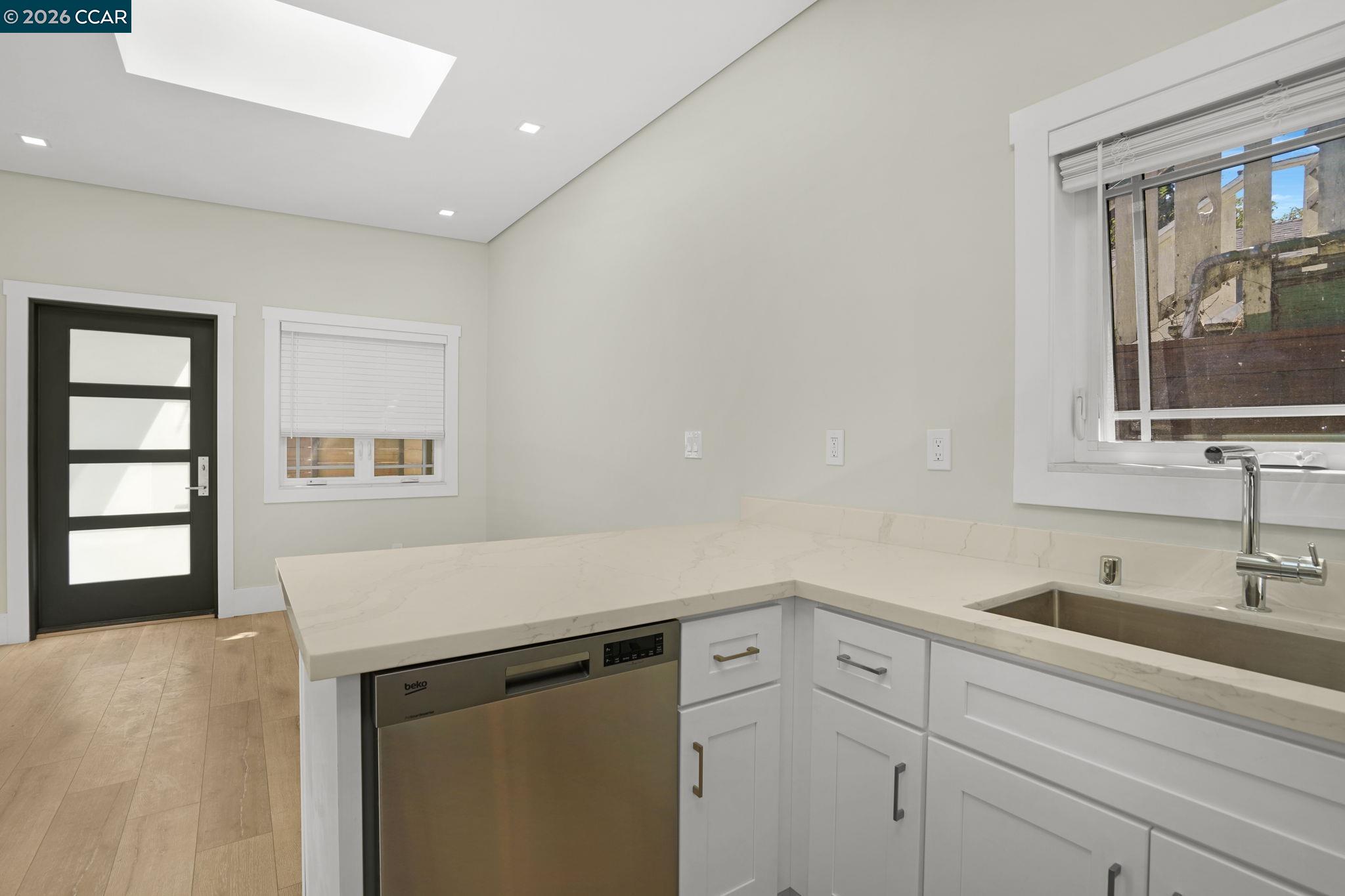 Detail Gallery Image 7 of 11 For 1017 47th St #C,  Emeryville,  CA 94608 - 1 Beds | 1 Baths