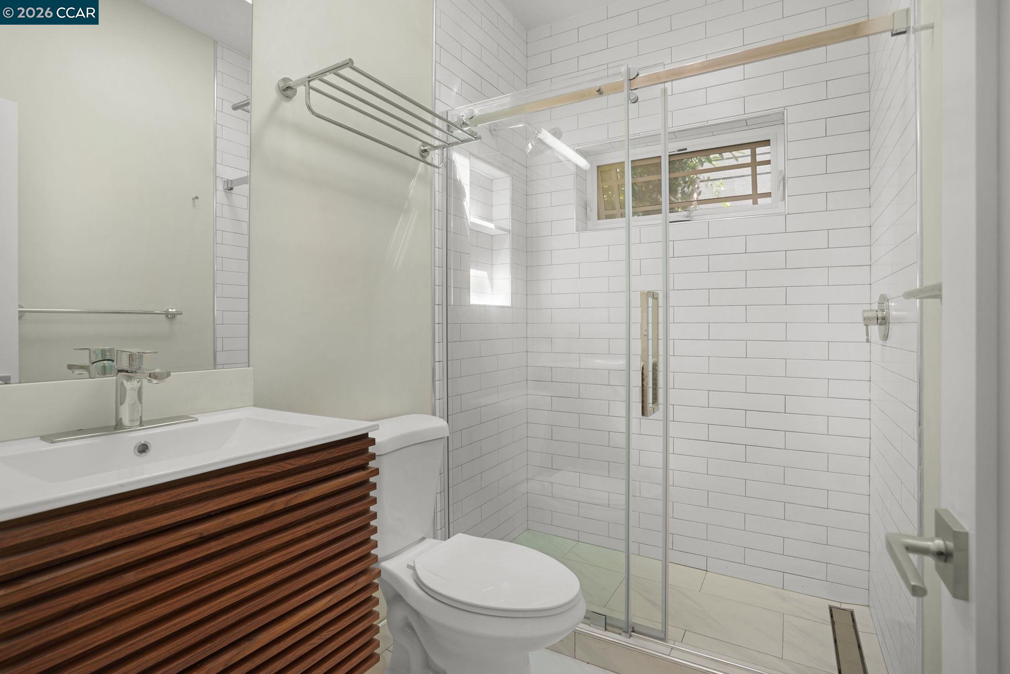 Detail Gallery Image 10 of 11 For 1017 47th St #C,  Emeryville,  CA 94608 - 1 Beds | 1 Baths