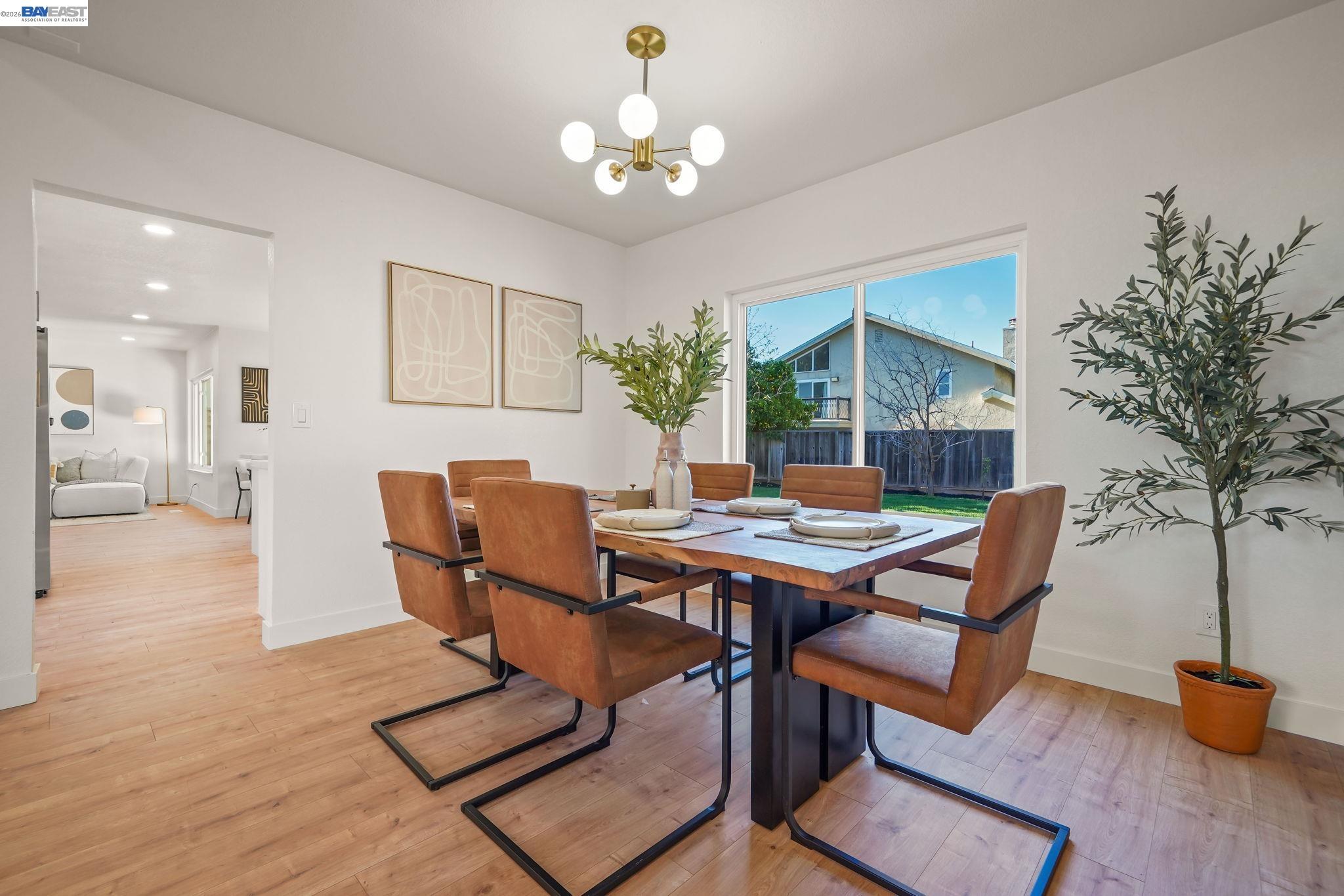 Detail Gallery Image 12 of 58 For 1115 Bartlett Creek Ct, San Jose,  CA 95120 - 4 Beds | 2/1 Baths