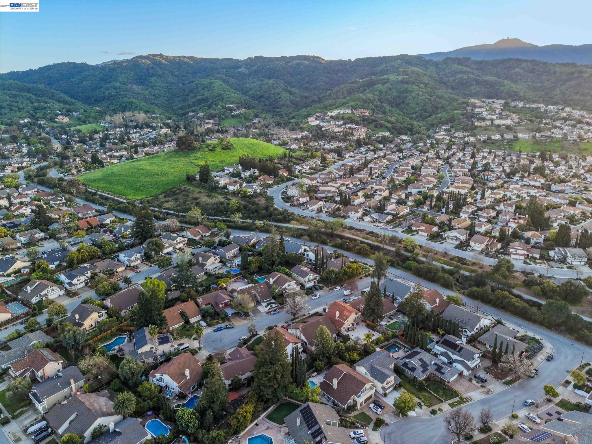 Detail Gallery Image 54 of 58 For 1115 Bartlett Creek Ct, San Jose,  CA 95120 - 4 Beds | 2/1 Baths