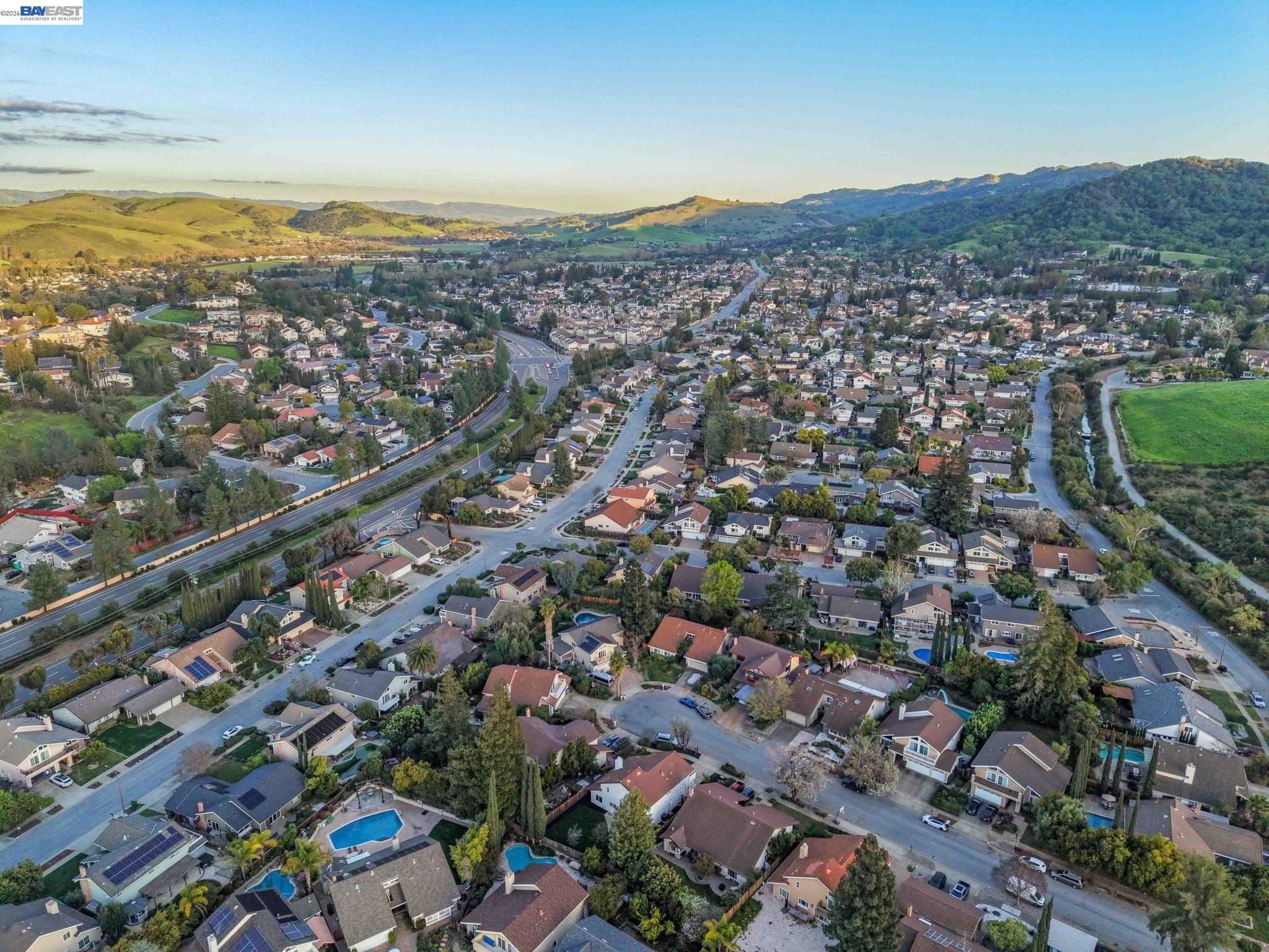 Detail Gallery Image 55 of 58 For 1115 Bartlett Creek Ct, San Jose,  CA 95120 - 4 Beds | 2/1 Baths