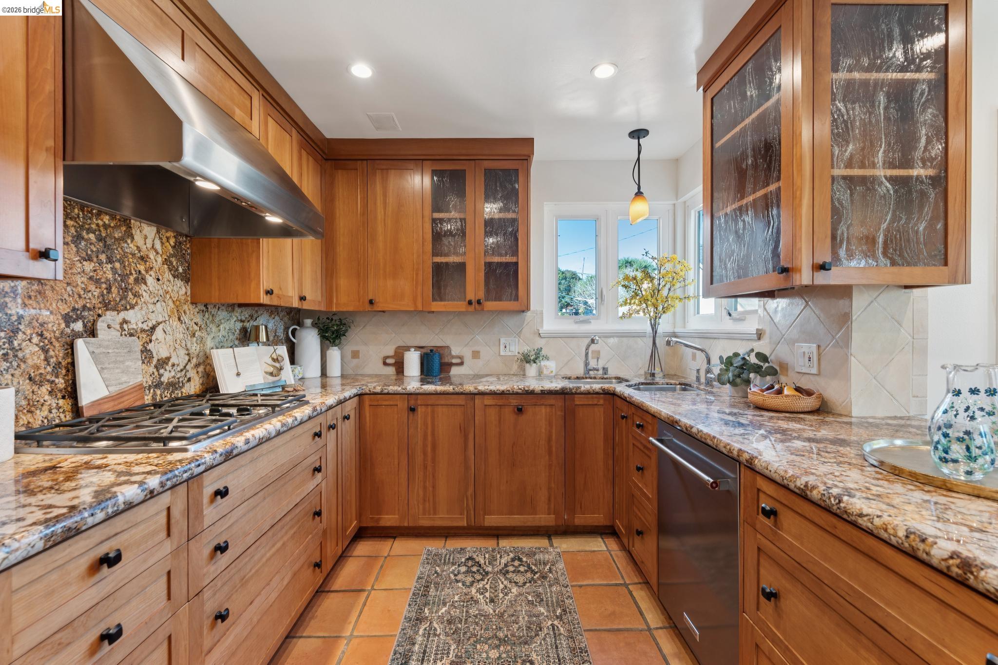 Detail Gallery Image 20 of 59 For 1078 Calaveras Way, Vallejo,  CA 94590 - 3 Beds | 2 Baths