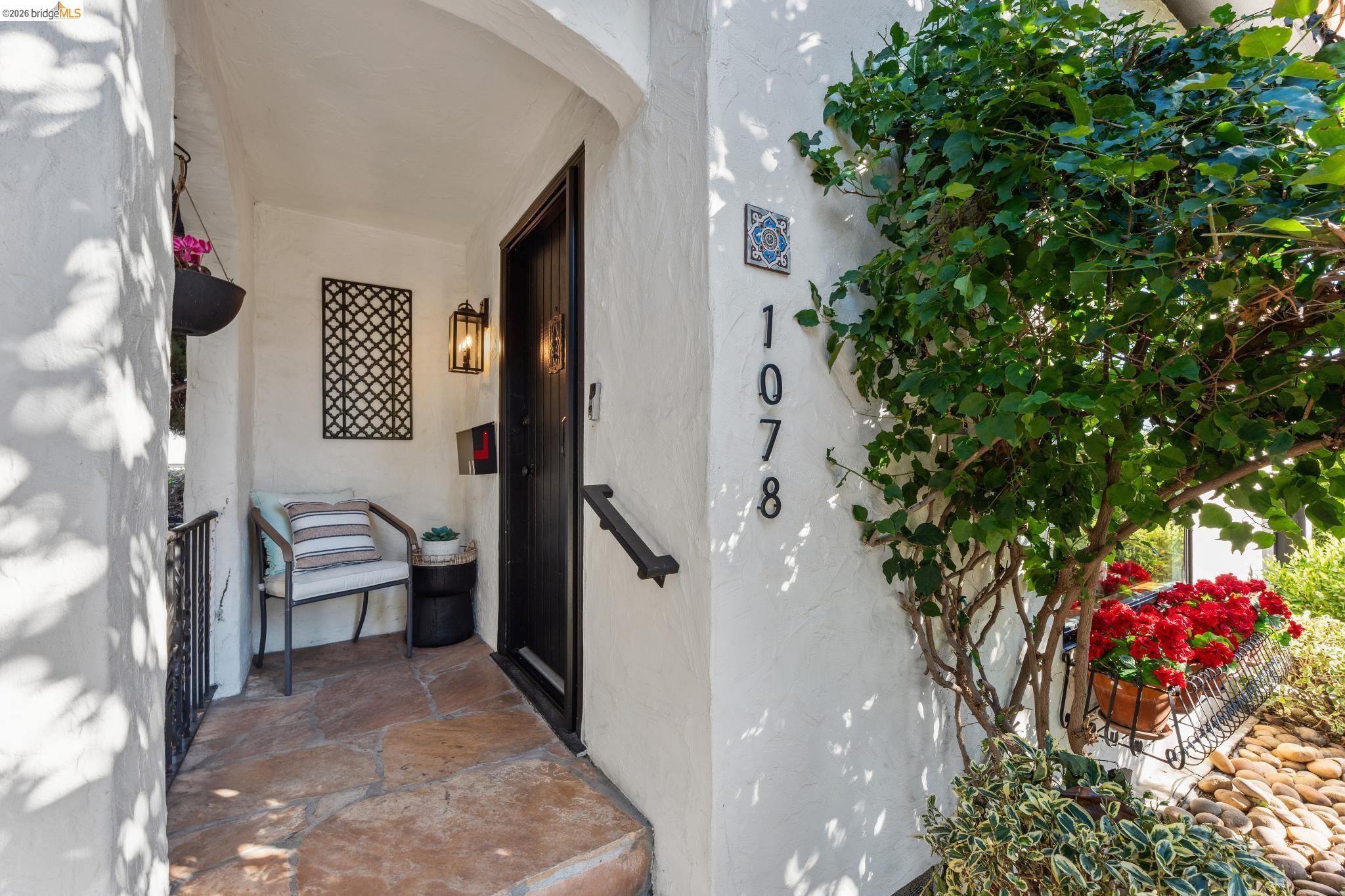 Detail Gallery Image 5 of 59 For 1078 Calaveras Way, Vallejo,  CA 94590 - 3 Beds | 2 Baths