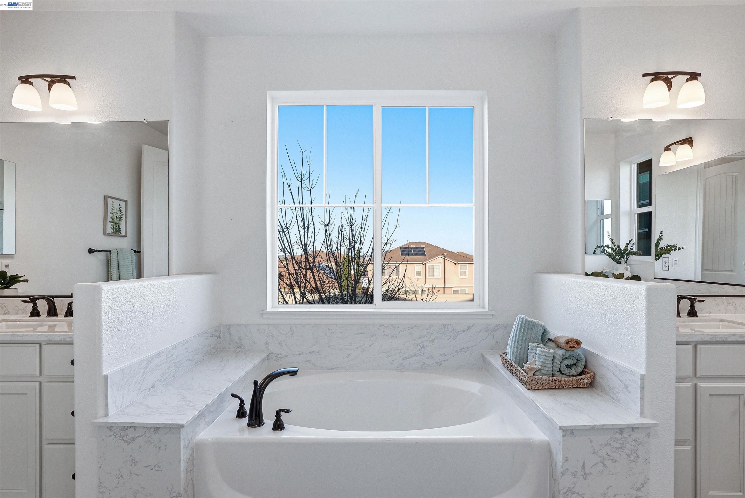 Detail Gallery Image 24 of 41 For 2525 Modena Dr., Pittsburg,  CA 94565 - 5 Beds | 3 Baths