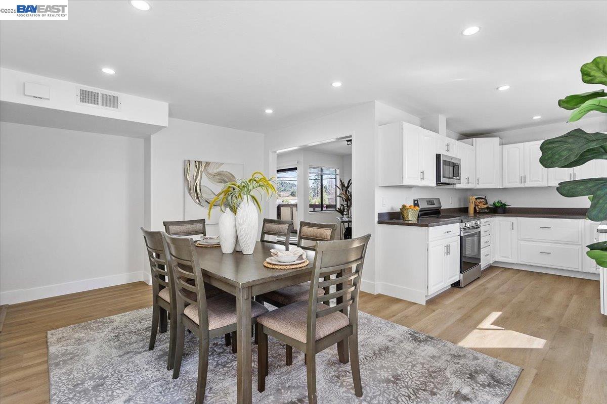 Photo #12: 41126107 Listing: Photo #12