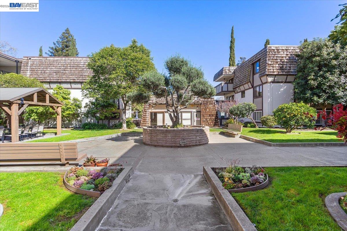 Photo #3: 41126107 Listing: Photo #3