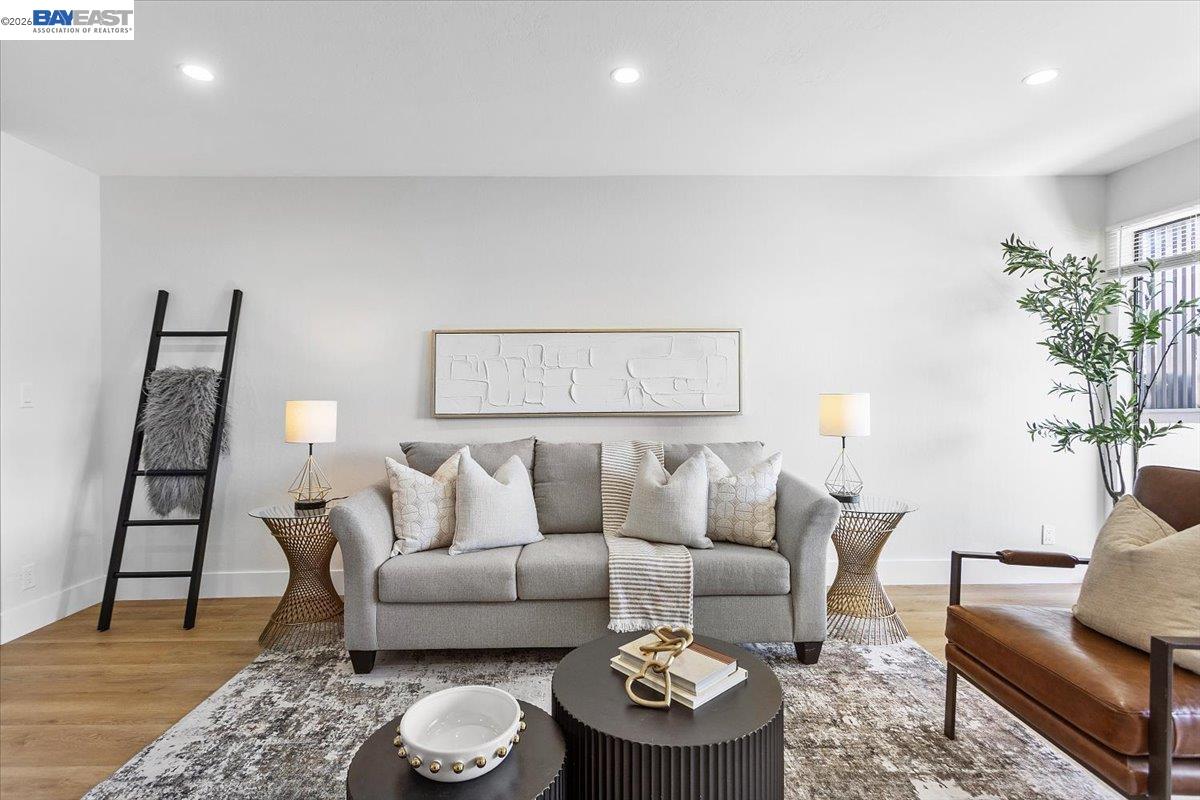 Photo #4: 41126107 Listing: Photo #4