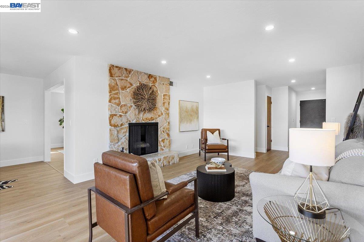 Photo #7: 41126107 Listing: Photo #7