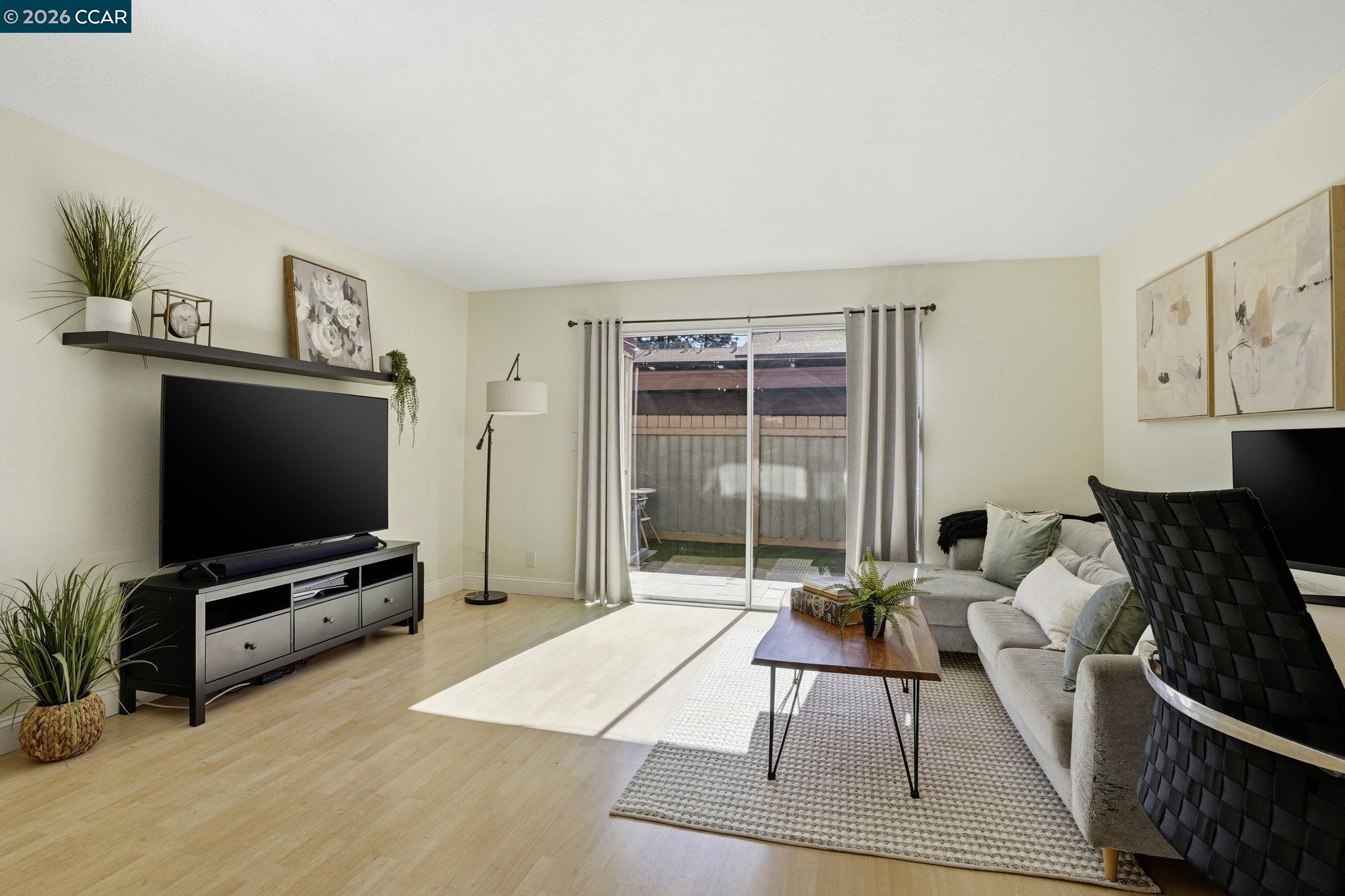 Photo #1: 41126108 Listing: Photo #1