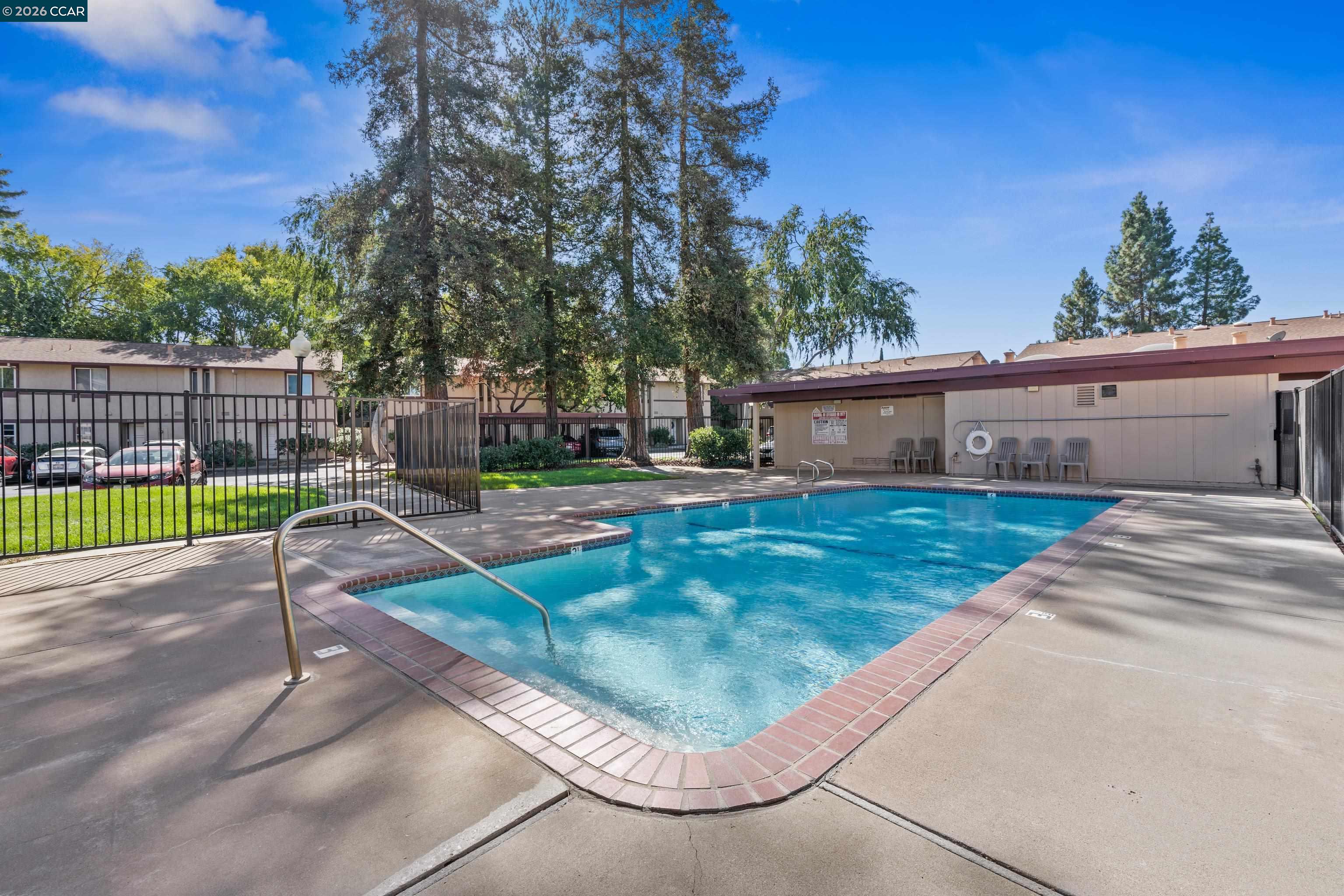 Detail Gallery Image 29 of 34 For 1535 Parkwood Pl, Concord,  CA 94521 - 2 Beds | 1/1 Baths