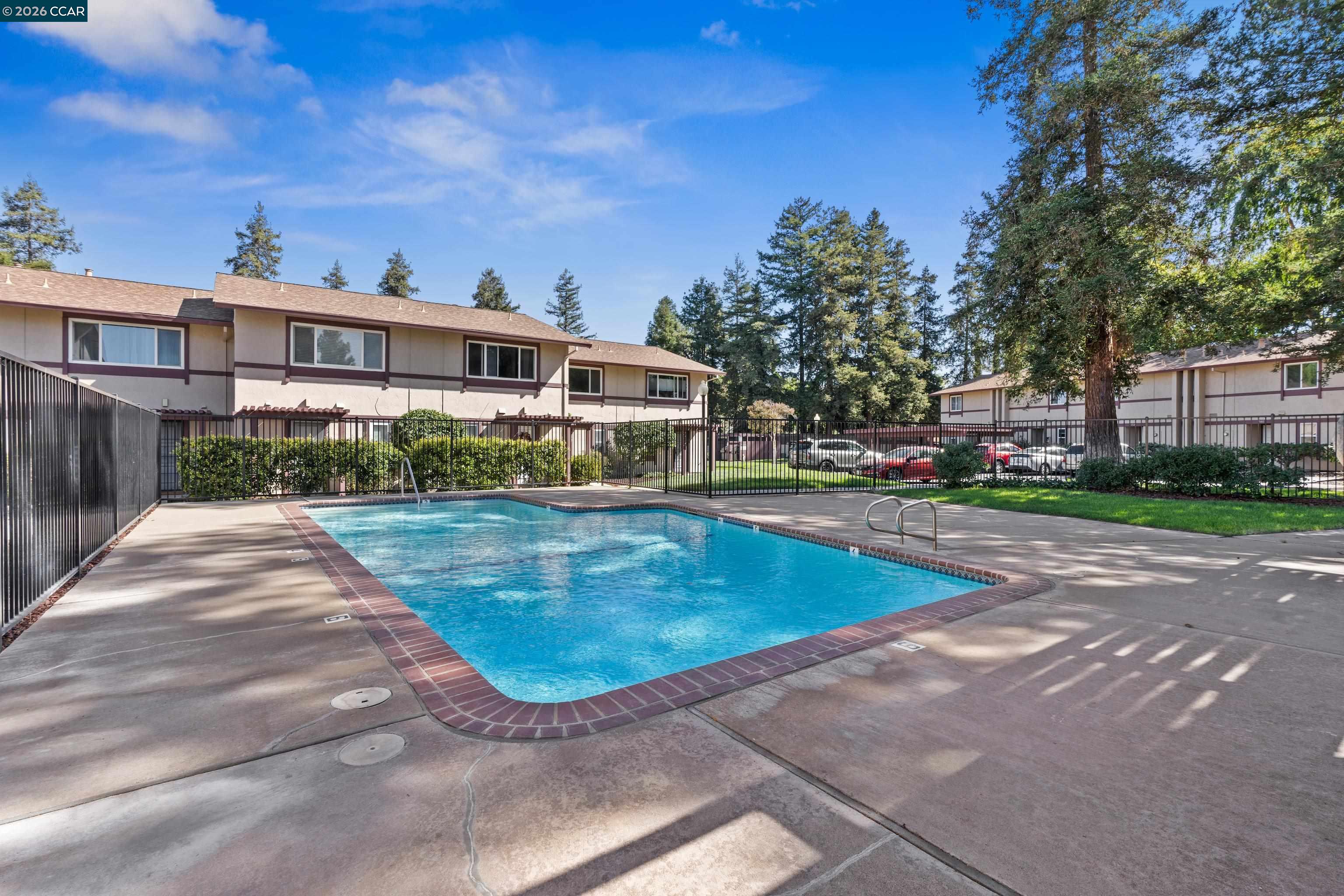 Detail Gallery Image 30 of 34 For 1535 Parkwood Pl, Concord,  CA 94521 - 2 Beds | 1/1 Baths