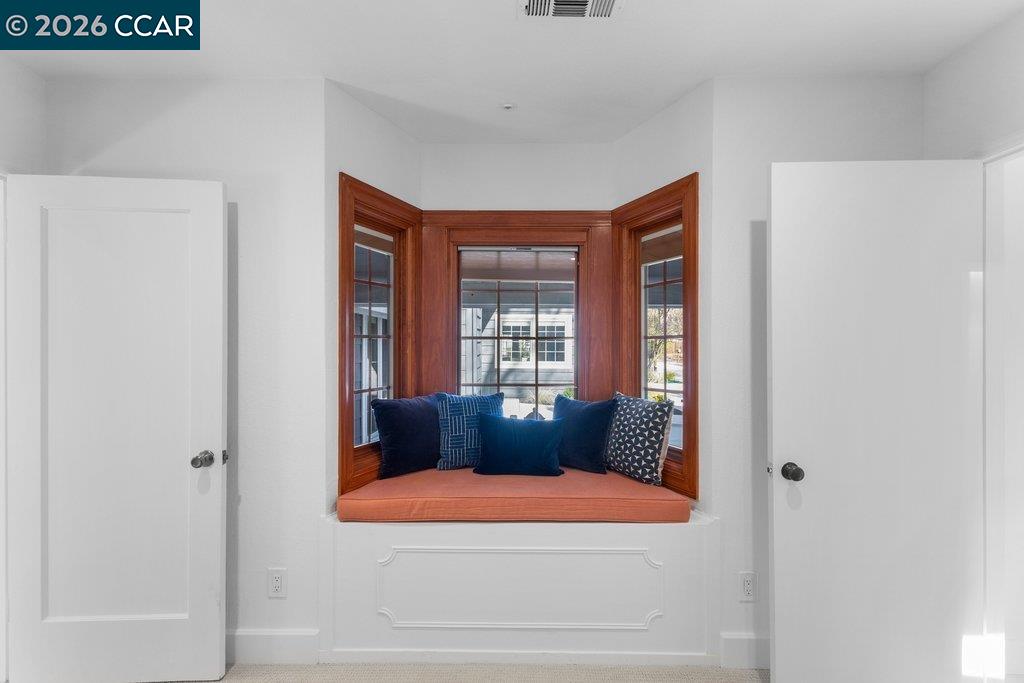 Detail Gallery Image 23 of 35 For 1079 W Holly Dr, Walnut Creek,  CA 94598 - 3 Beds | 2/1 Baths