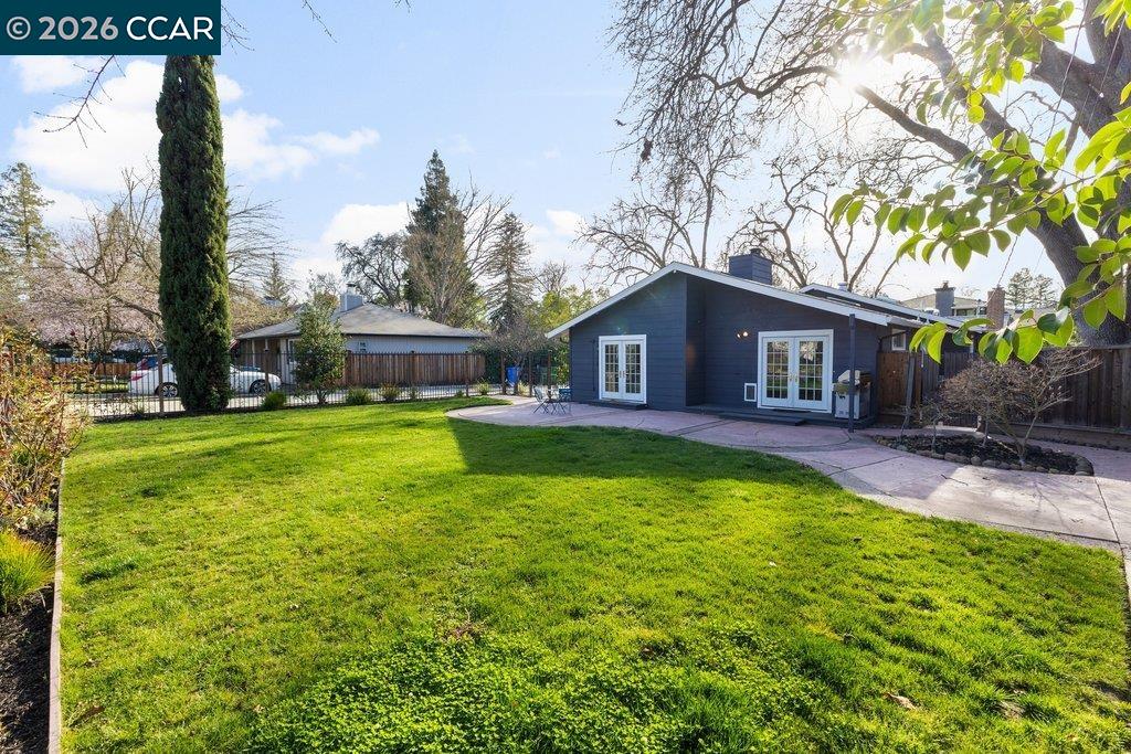 Detail Gallery Image 27 of 35 For 1079 W Holly Dr, Walnut Creek,  CA 94598 - 3 Beds | 2/1 Baths