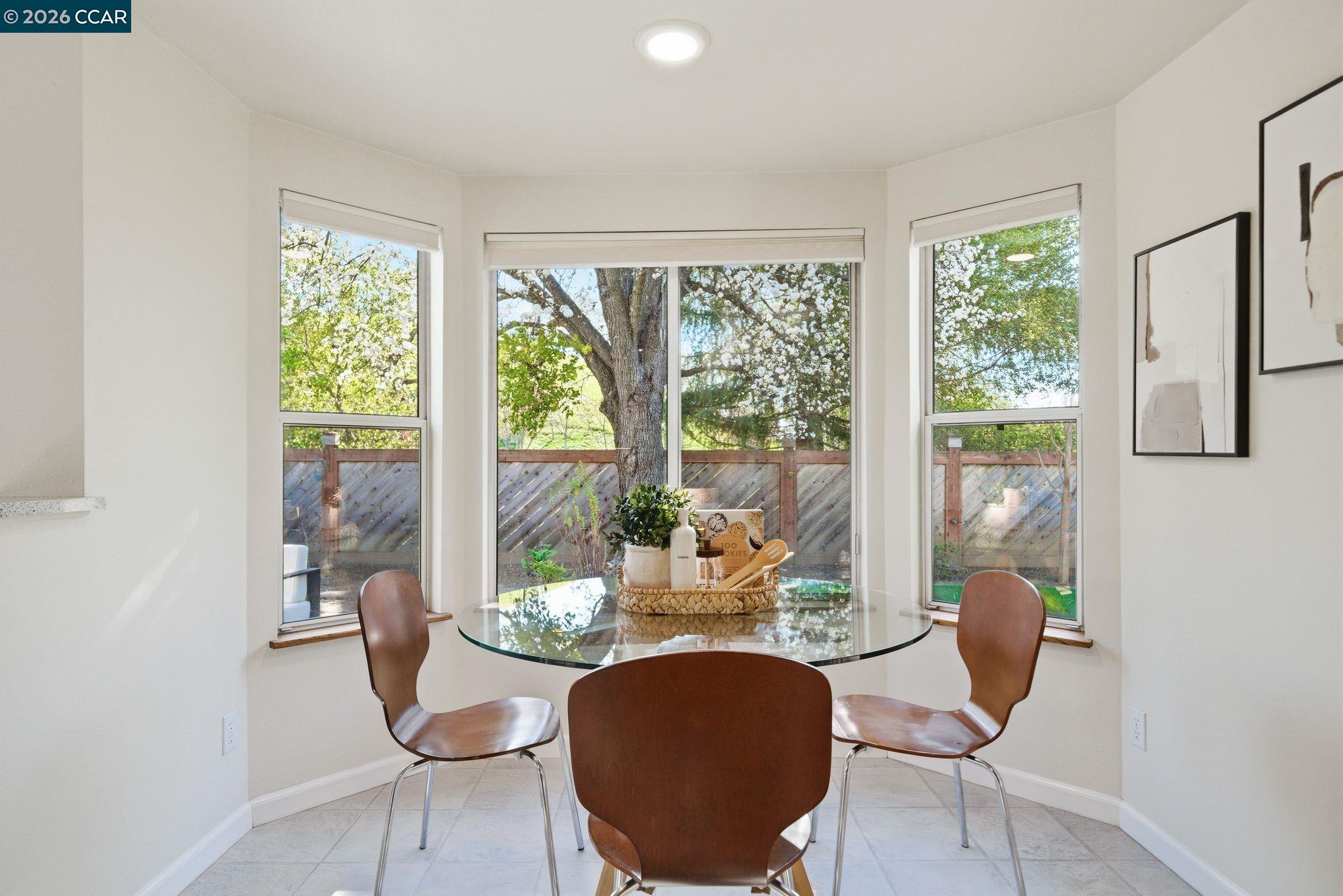 Detail Gallery Image 11 of 60 For 2400 Merion Ct, Fairfield,  CA 94534 - 4 Beds | 2/1 Baths