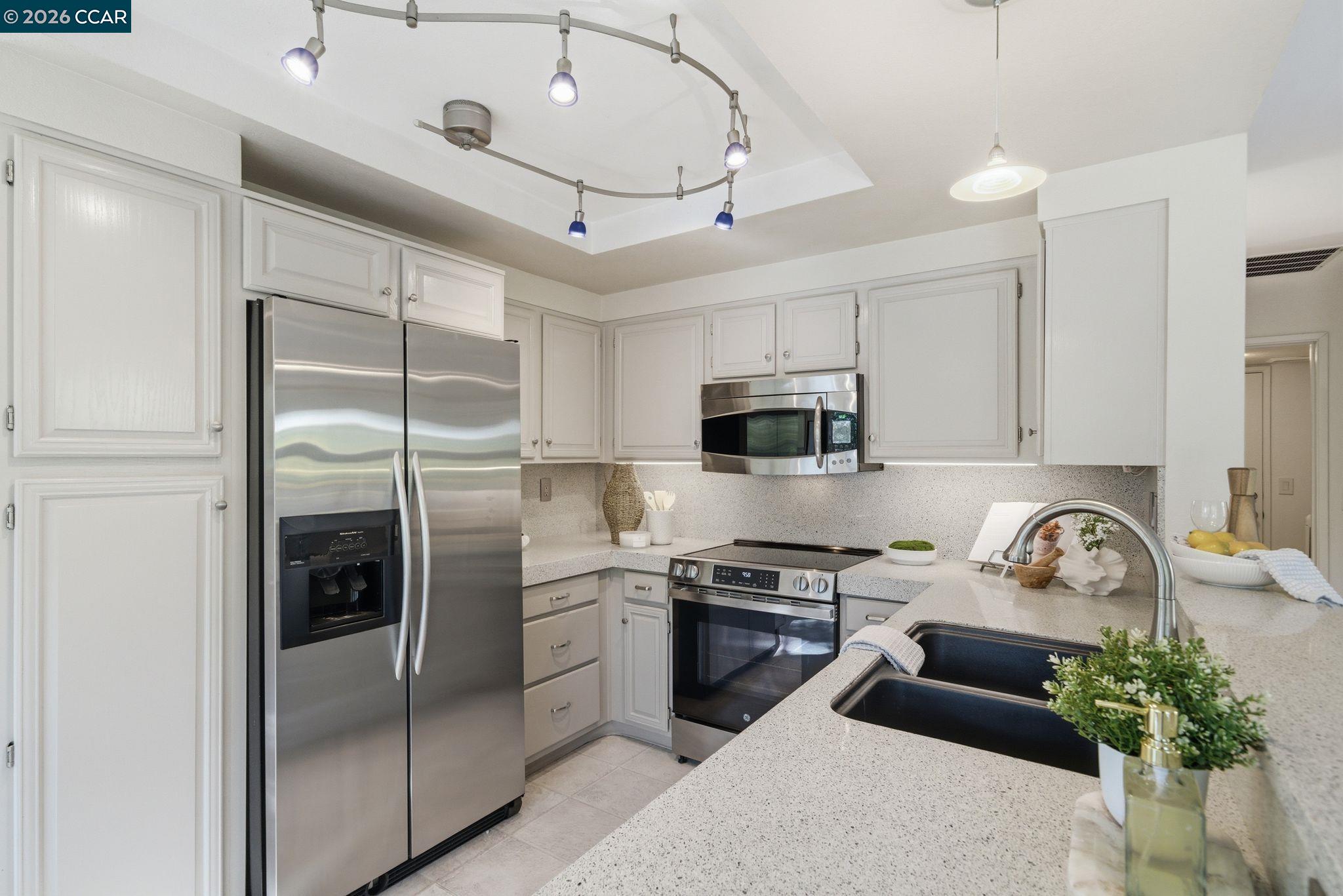 Detail Gallery Image 13 of 60 For 2400 Merion Ct, Fairfield,  CA 94534 - 4 Beds | 2/1 Baths