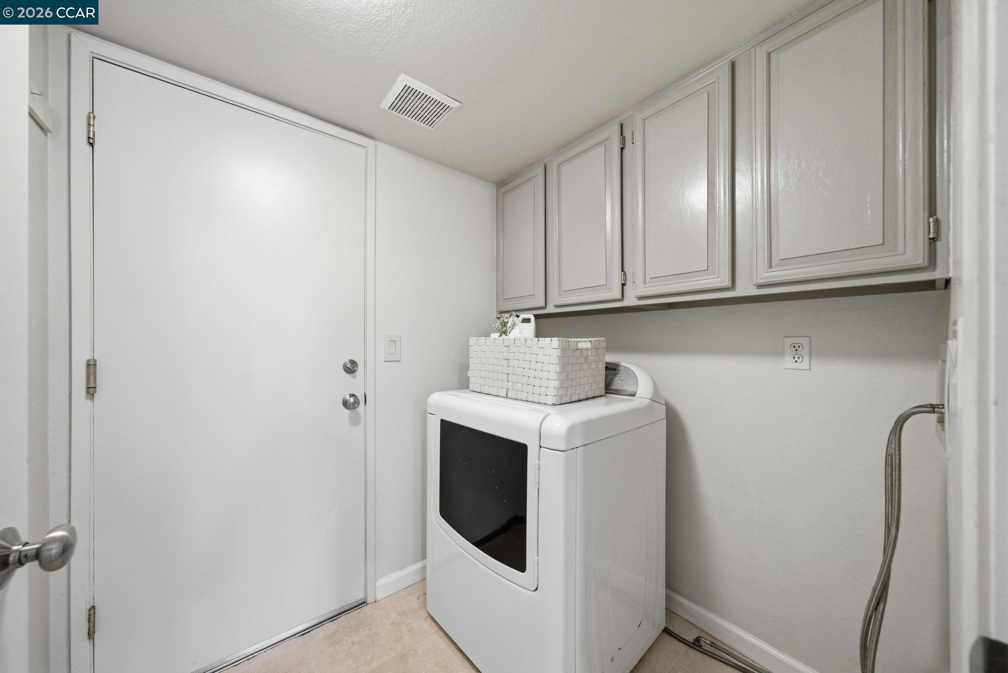 Detail Gallery Image 21 of 60 For 2400 Merion Ct, Fairfield,  CA 94534 - 4 Beds | 2/1 Baths