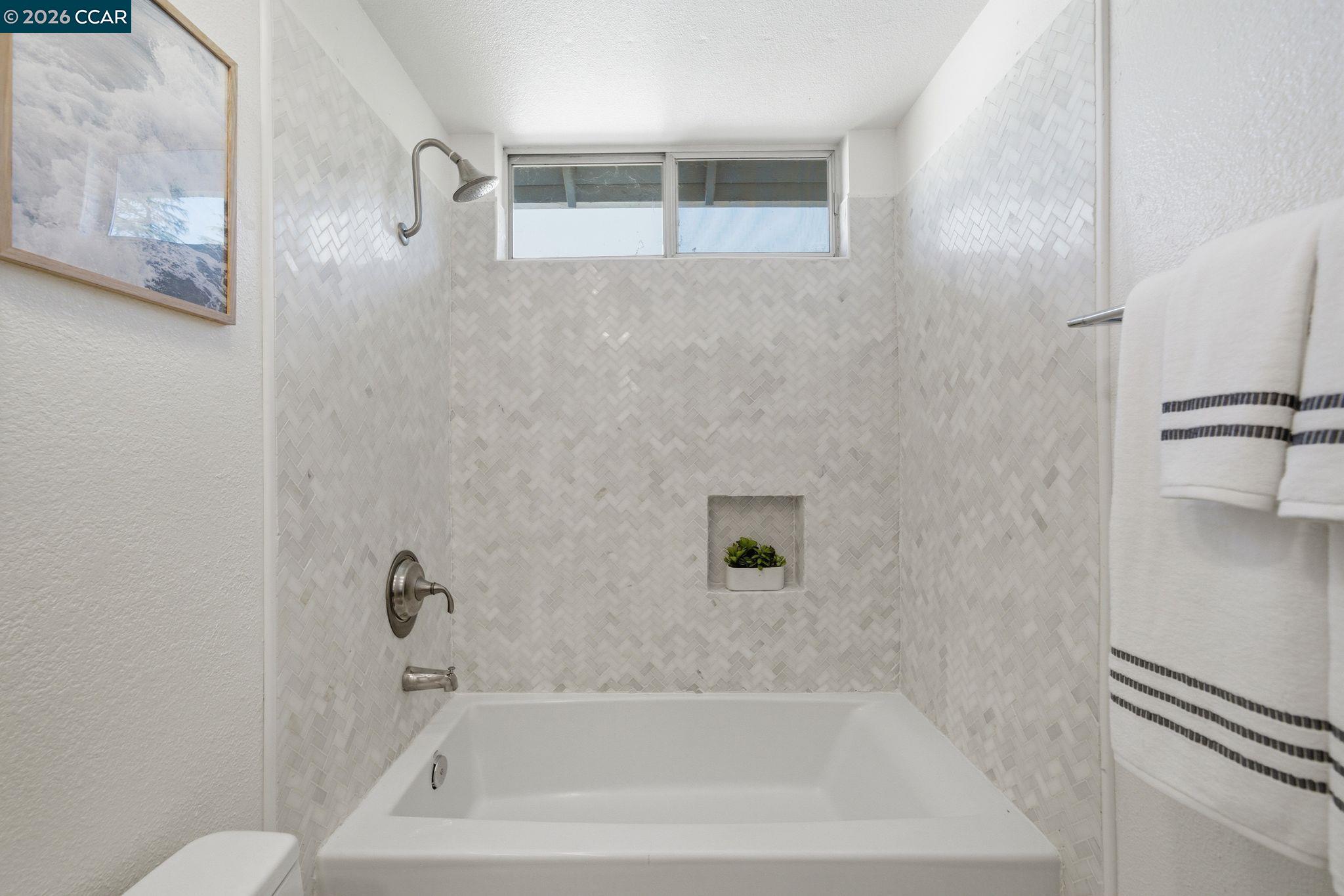 Detail Gallery Image 40 of 60 For 2400 Merion Ct, Fairfield,  CA 94534 - 4 Beds | 2/1 Baths