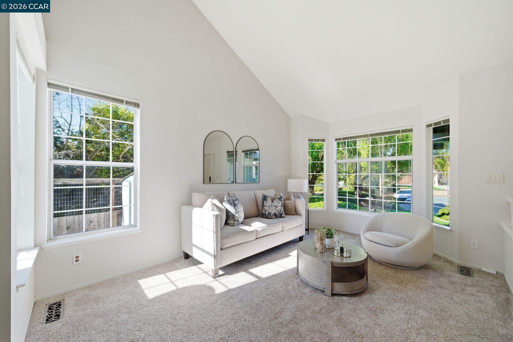 Detail Gallery Image 5 of 60 For 2400 Merion Ct, Fairfield,  CA 94534 - 4 Beds | 2/1 Baths