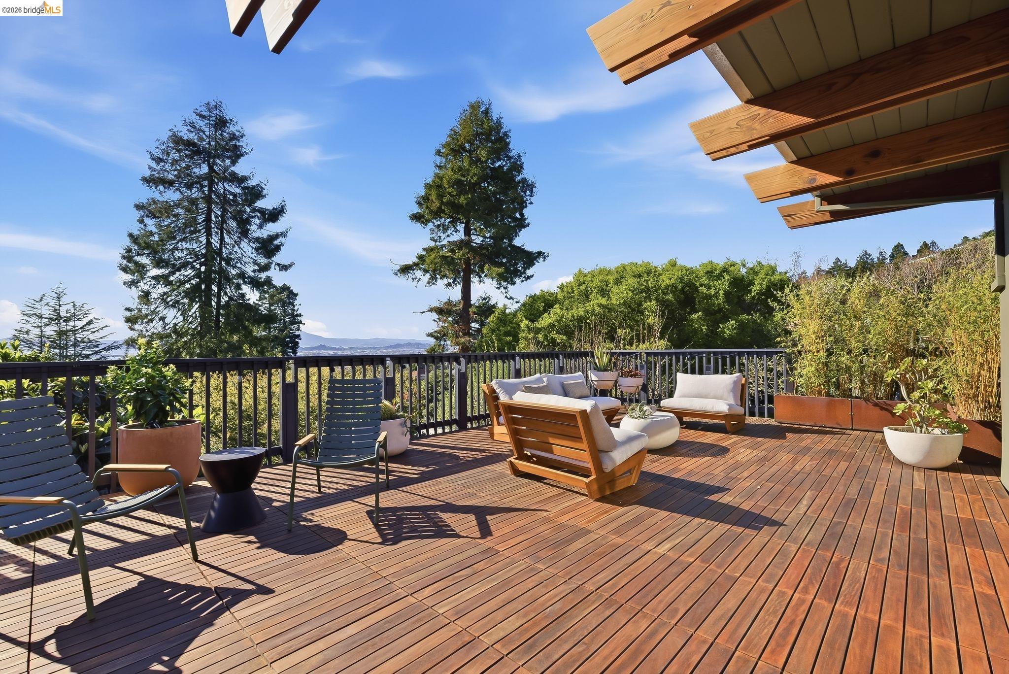 Detail Gallery Image 17 of 59 For 21 Norwood Avenue, Kensington,  CA 94707 - 3 Beds | 1/1 Baths