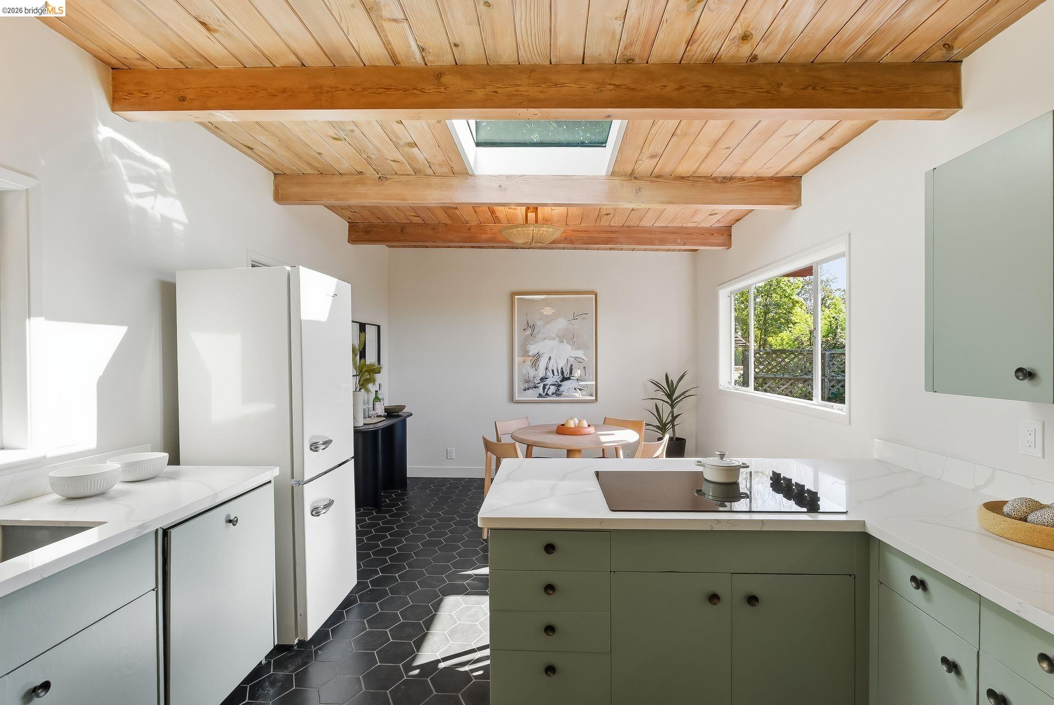 Detail Gallery Image 26 of 59 For 21 Norwood Avenue, Kensington,  CA 94707 - 3 Beds | 1/1 Baths