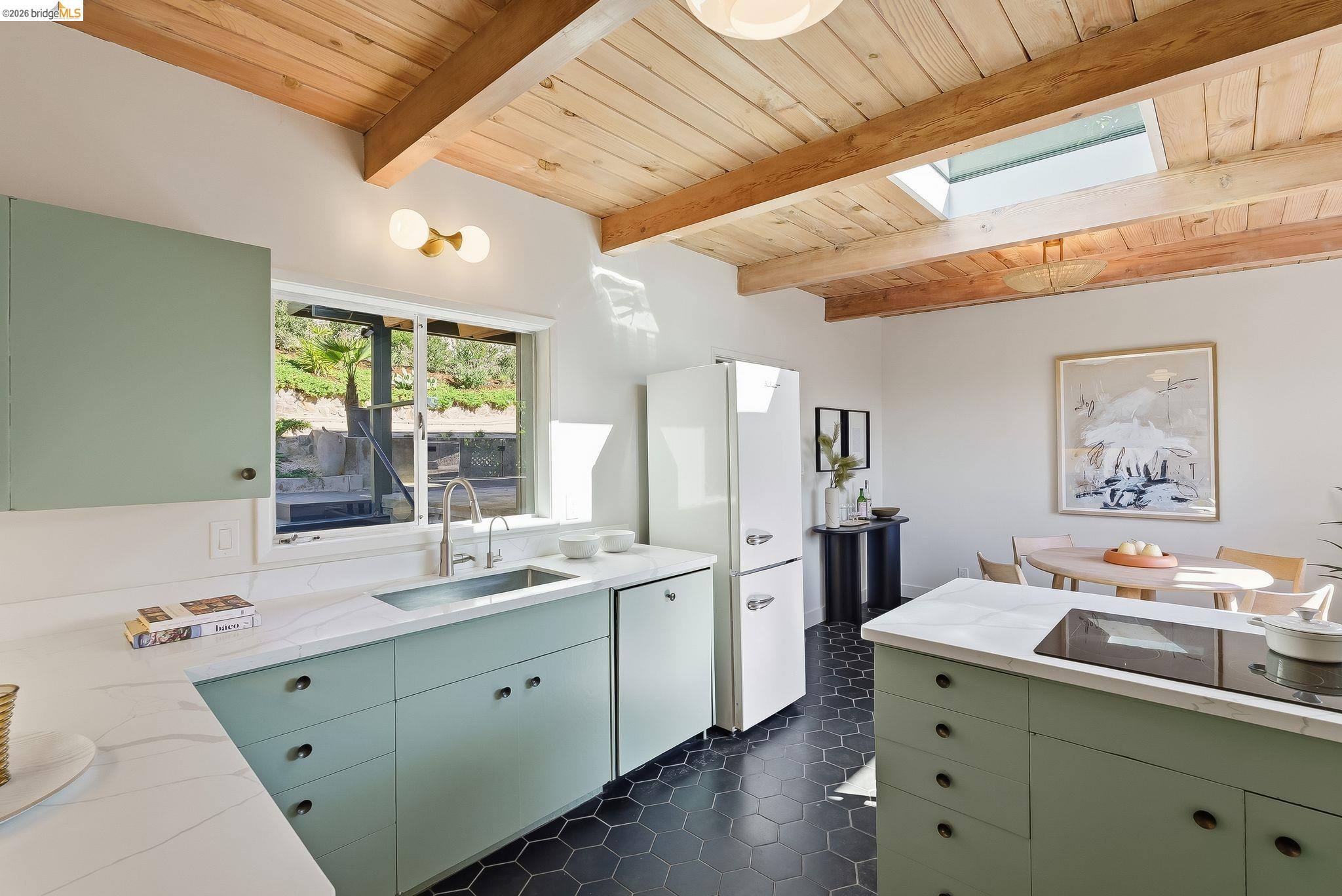 Detail Gallery Image 27 of 59 For 21 Norwood Avenue, Kensington,  CA 94707 - 3 Beds | 1/1 Baths