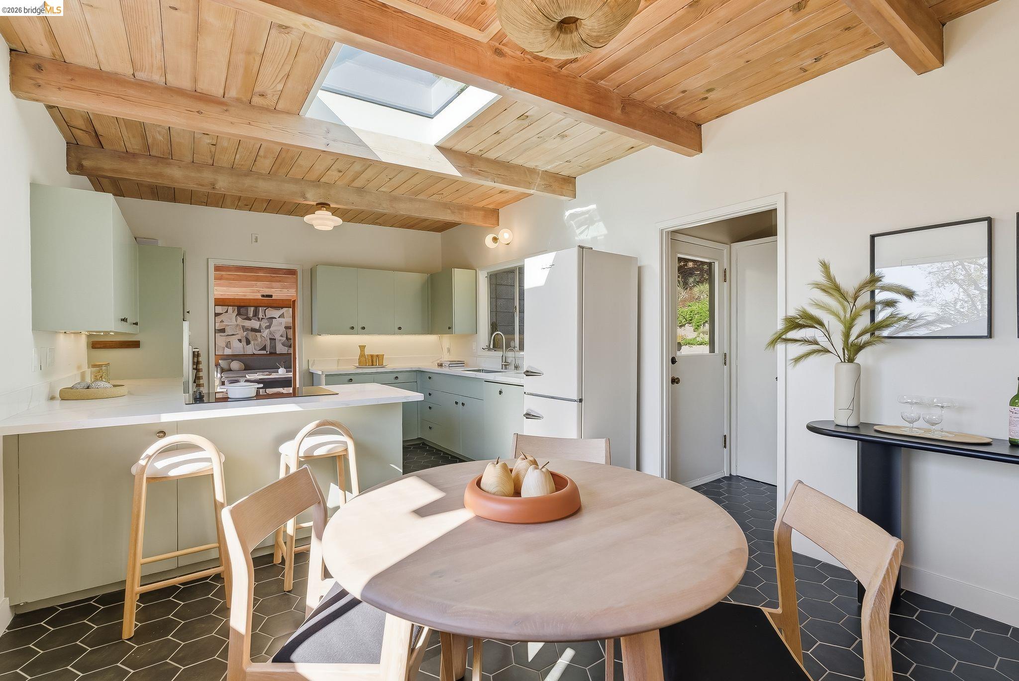 Detail Gallery Image 30 of 59 For 21 Norwood Avenue, Kensington,  CA 94707 - 3 Beds | 1/1 Baths