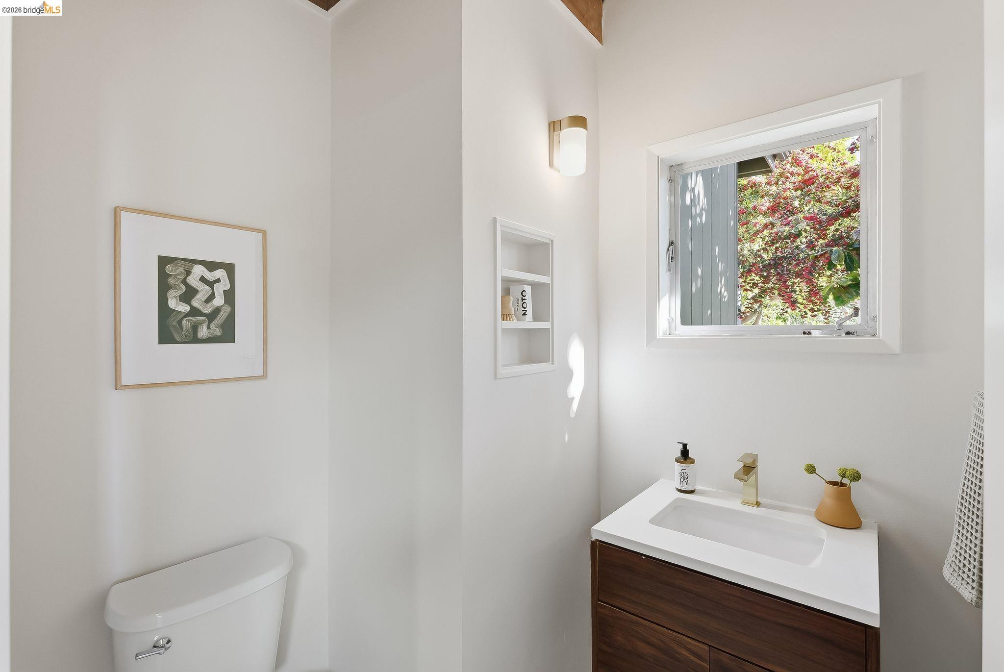 Detail Gallery Image 32 of 59 For 21 Norwood Avenue, Kensington,  CA 94707 - 3 Beds | 1/1 Baths