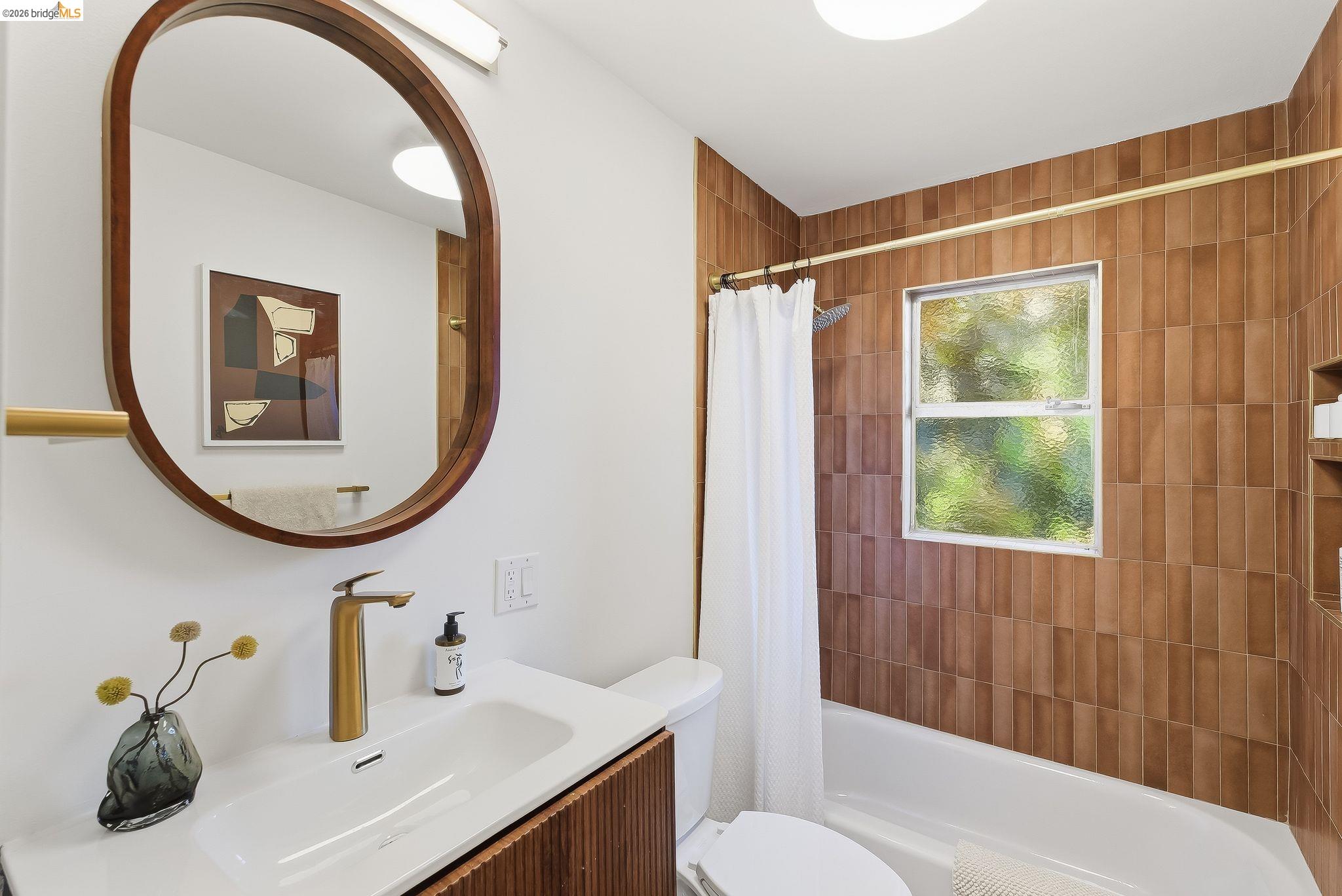 Detail Gallery Image 39 of 59 For 21 Norwood Avenue, Kensington,  CA 94707 - 3 Beds | 1/1 Baths