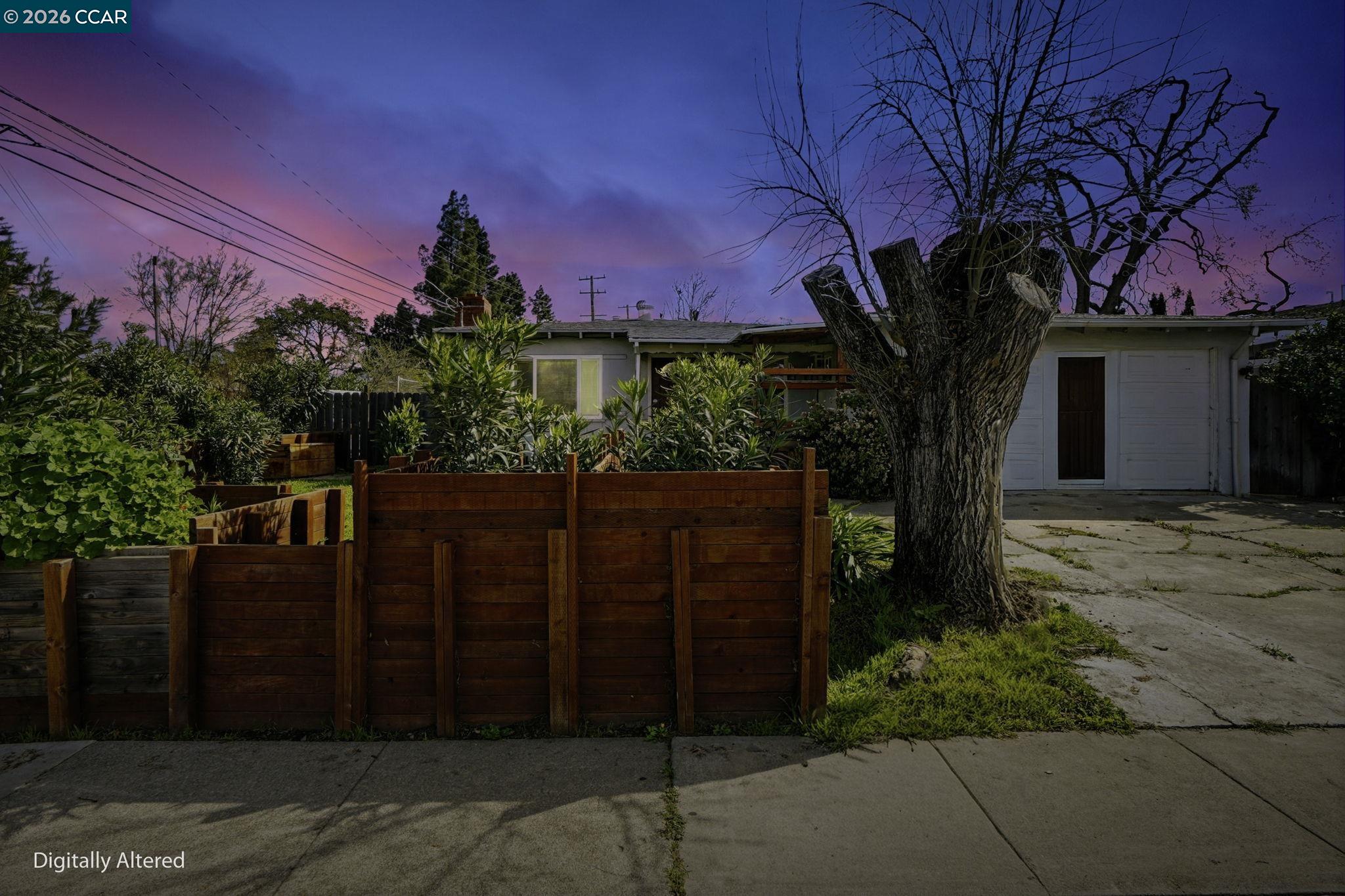 Detail Gallery Image 2 of 46 For 1990 Sunshine Dr, Concord,  CA 94520 - 4 Beds | 2 Baths