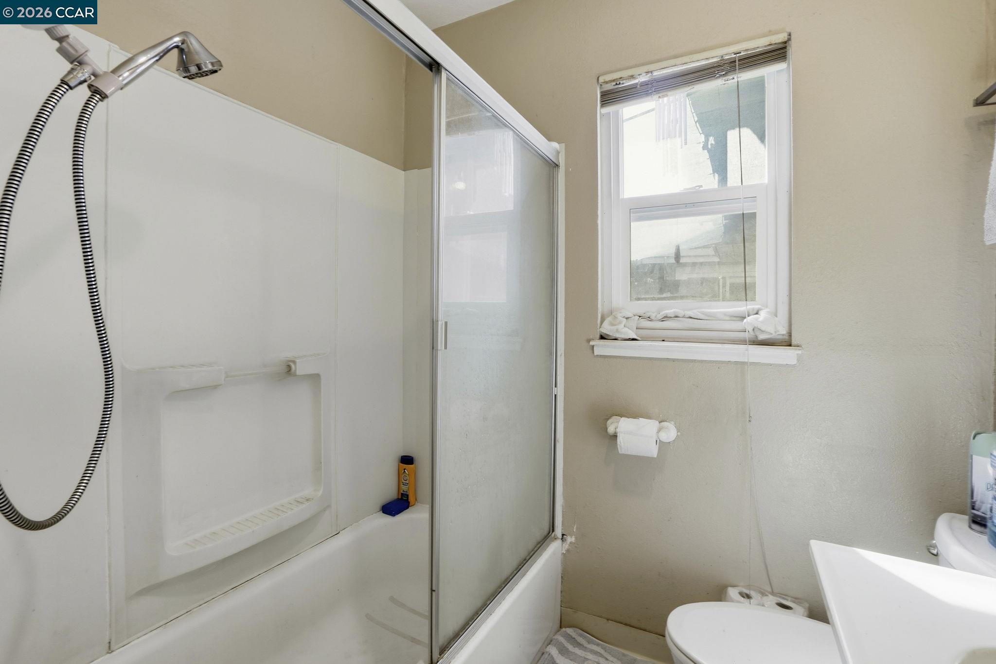 Detail Gallery Image 33 of 46 For 1990 Sunshine Dr, Concord,  CA 94520 - 4 Beds | 2 Baths