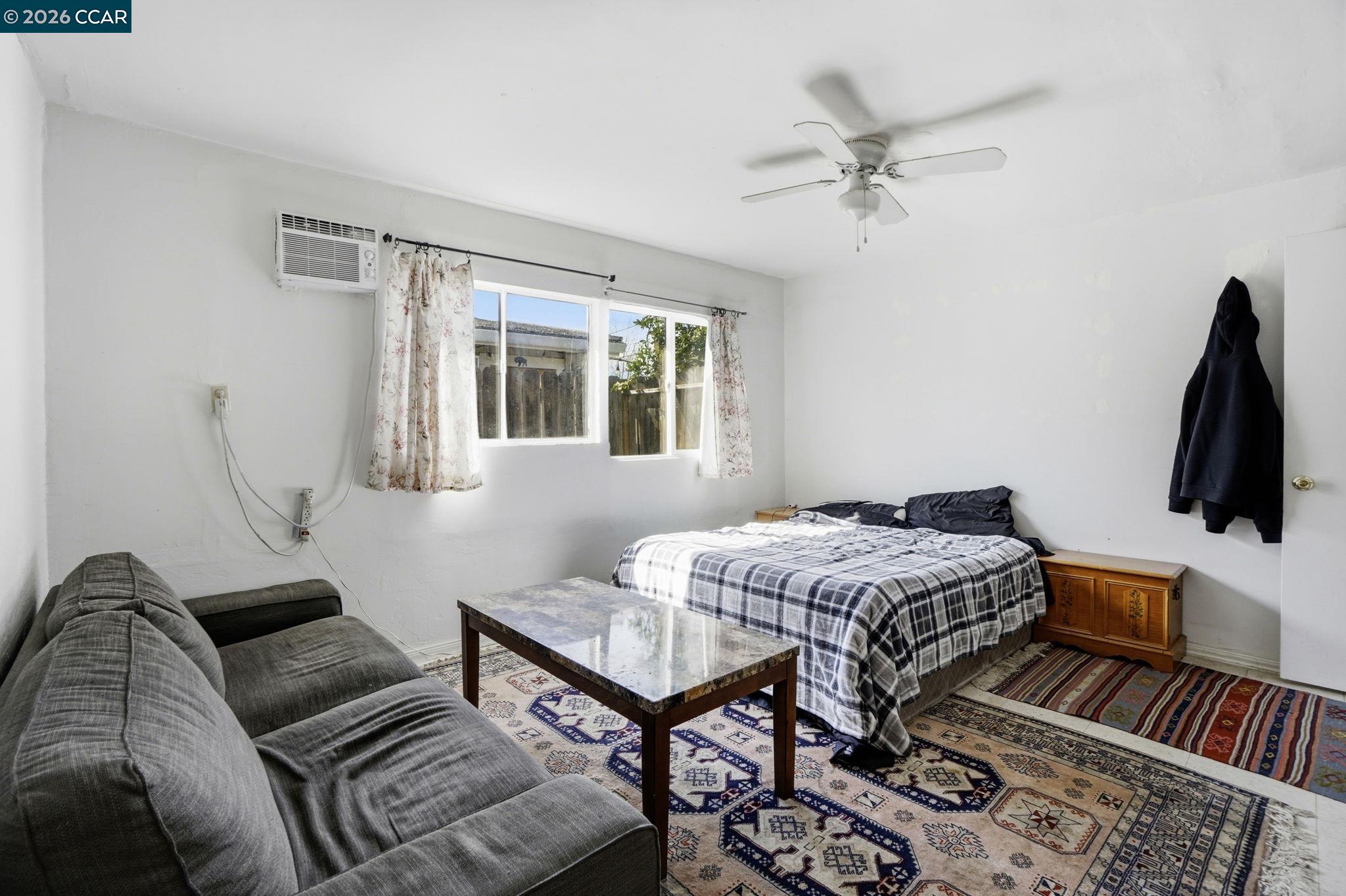 Detail Gallery Image 10 of 46 For 1990 Sunshine Dr, Concord,  CA 94520 - 4 Beds | 2 Baths