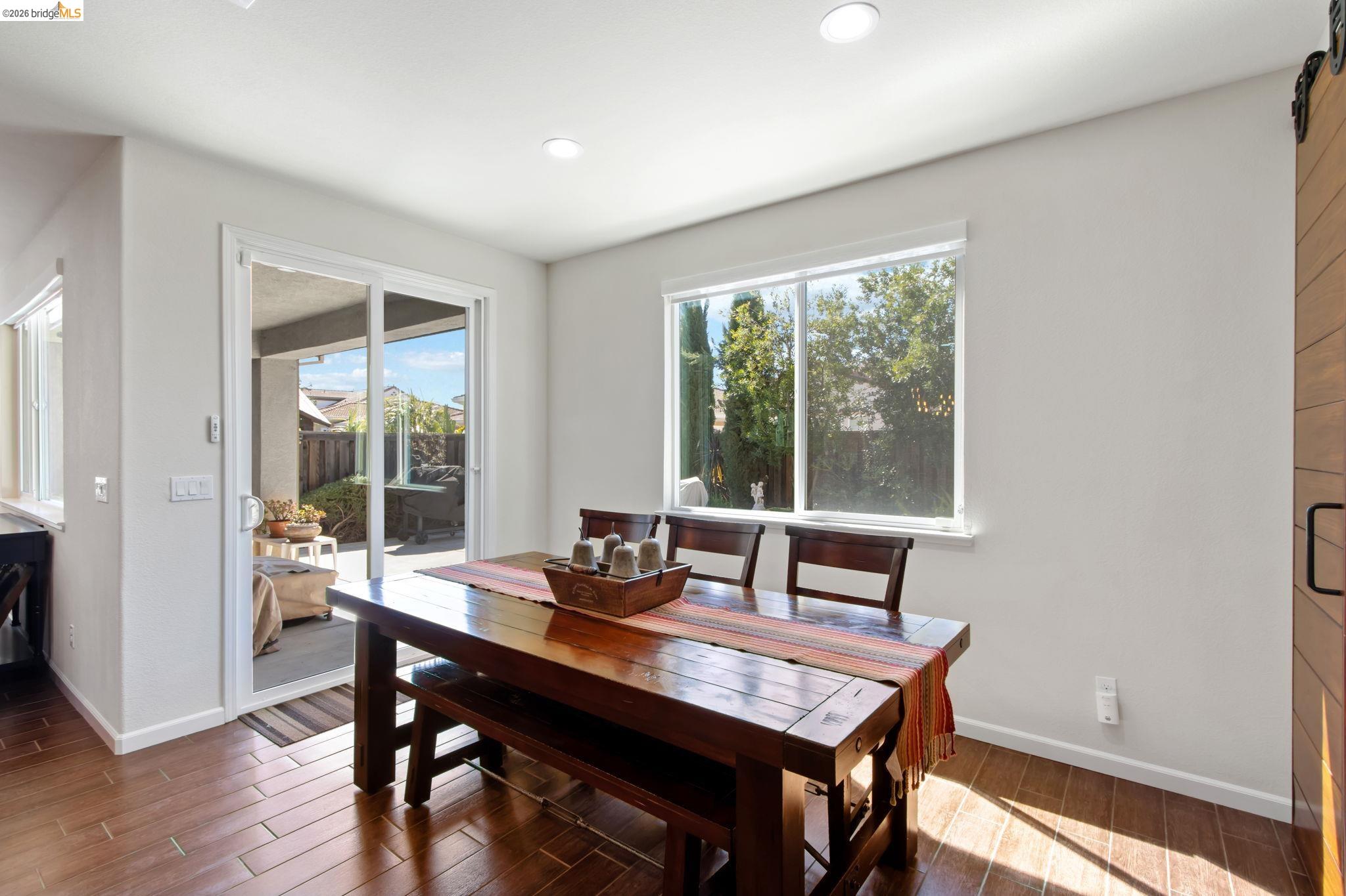 Detail Gallery Image 16 of 52 For 2469 Talaria Dr, Oakley,  CA 94561 - 5 Beds | 4 Baths