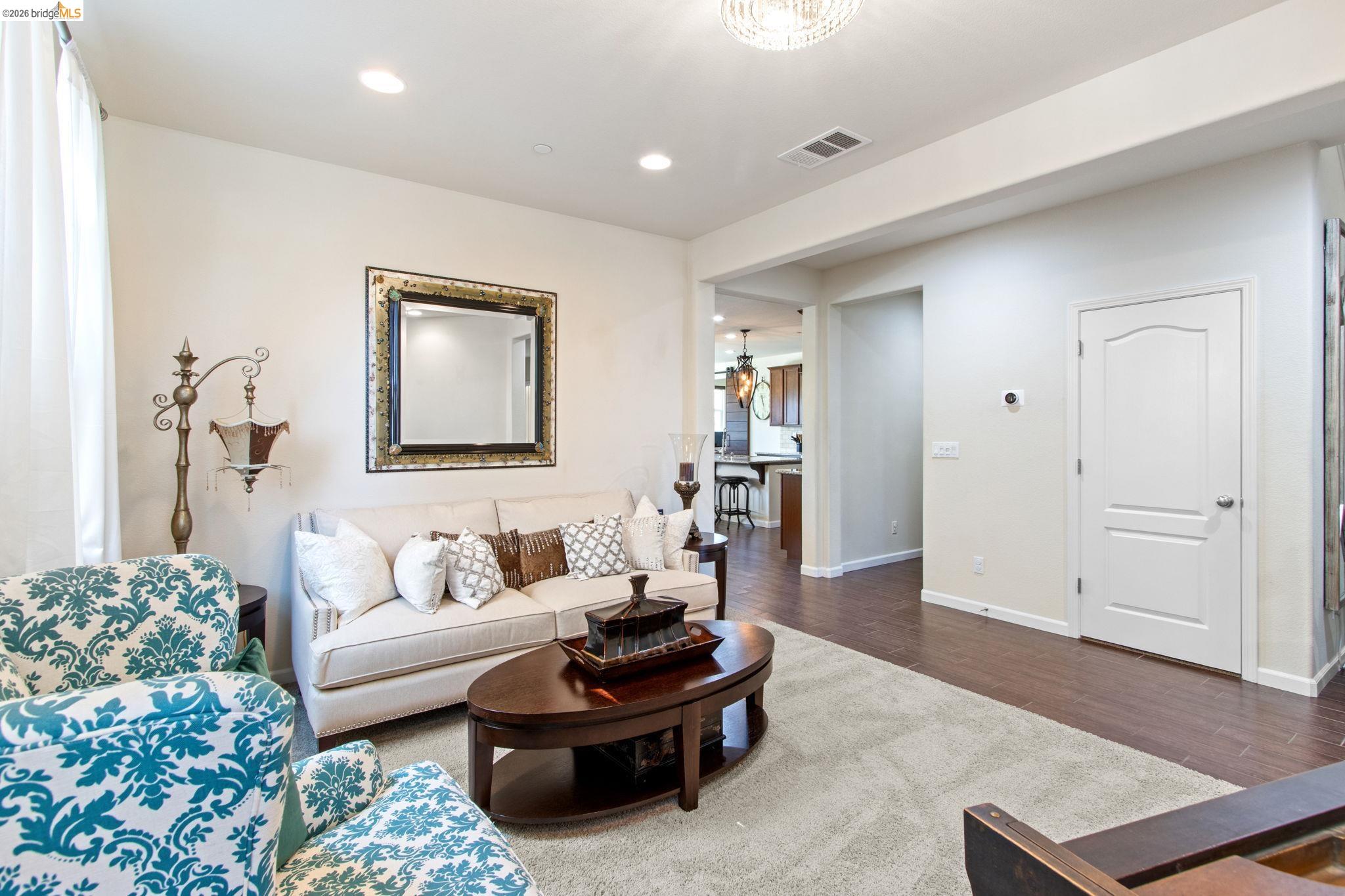 Detail Gallery Image 10 of 52 For 2469 Talaria Dr, Oakley,  CA 94561 - 5 Beds | 4 Baths