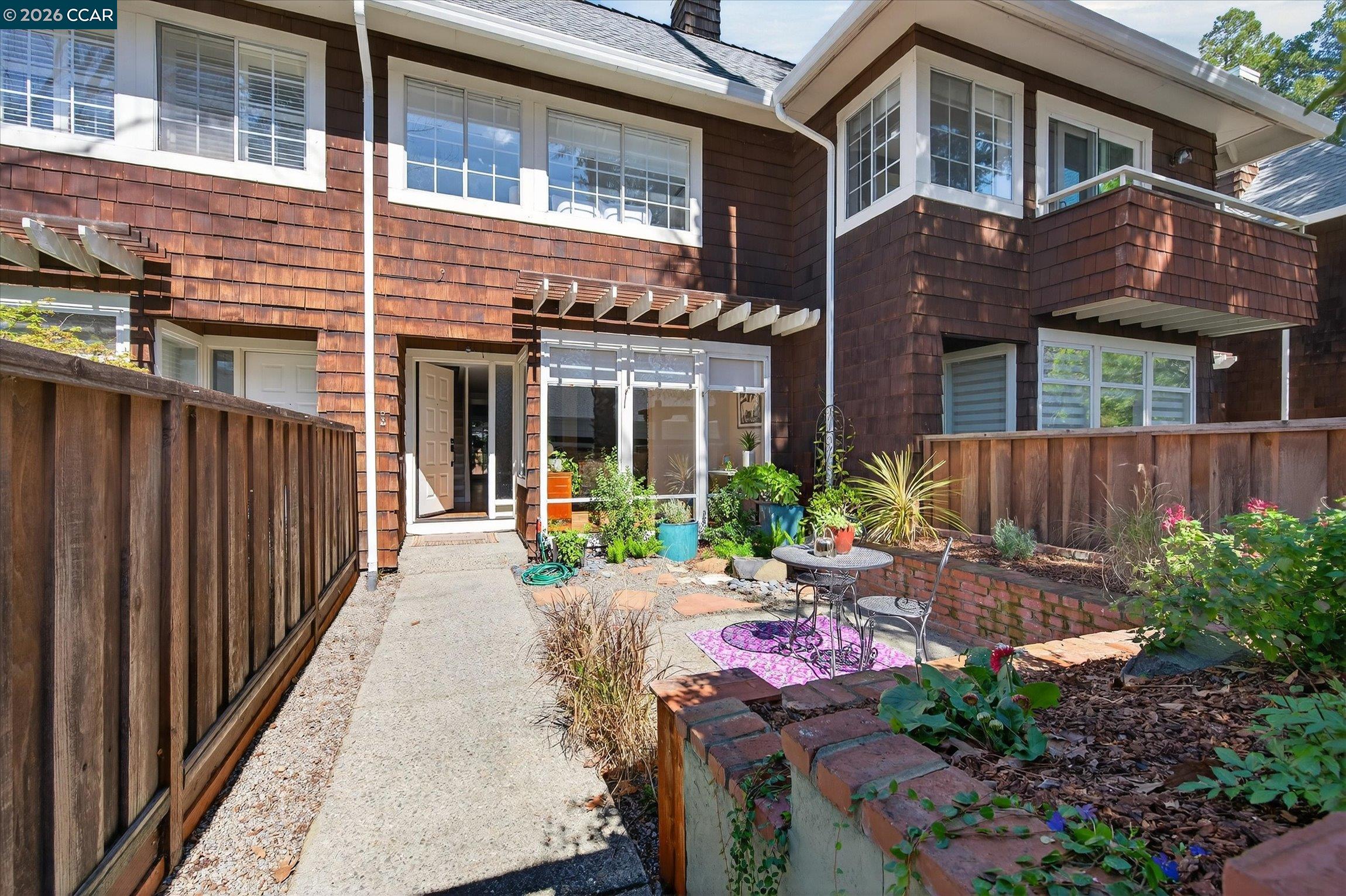 Photo #2: 41126119 Listing: Photo #2