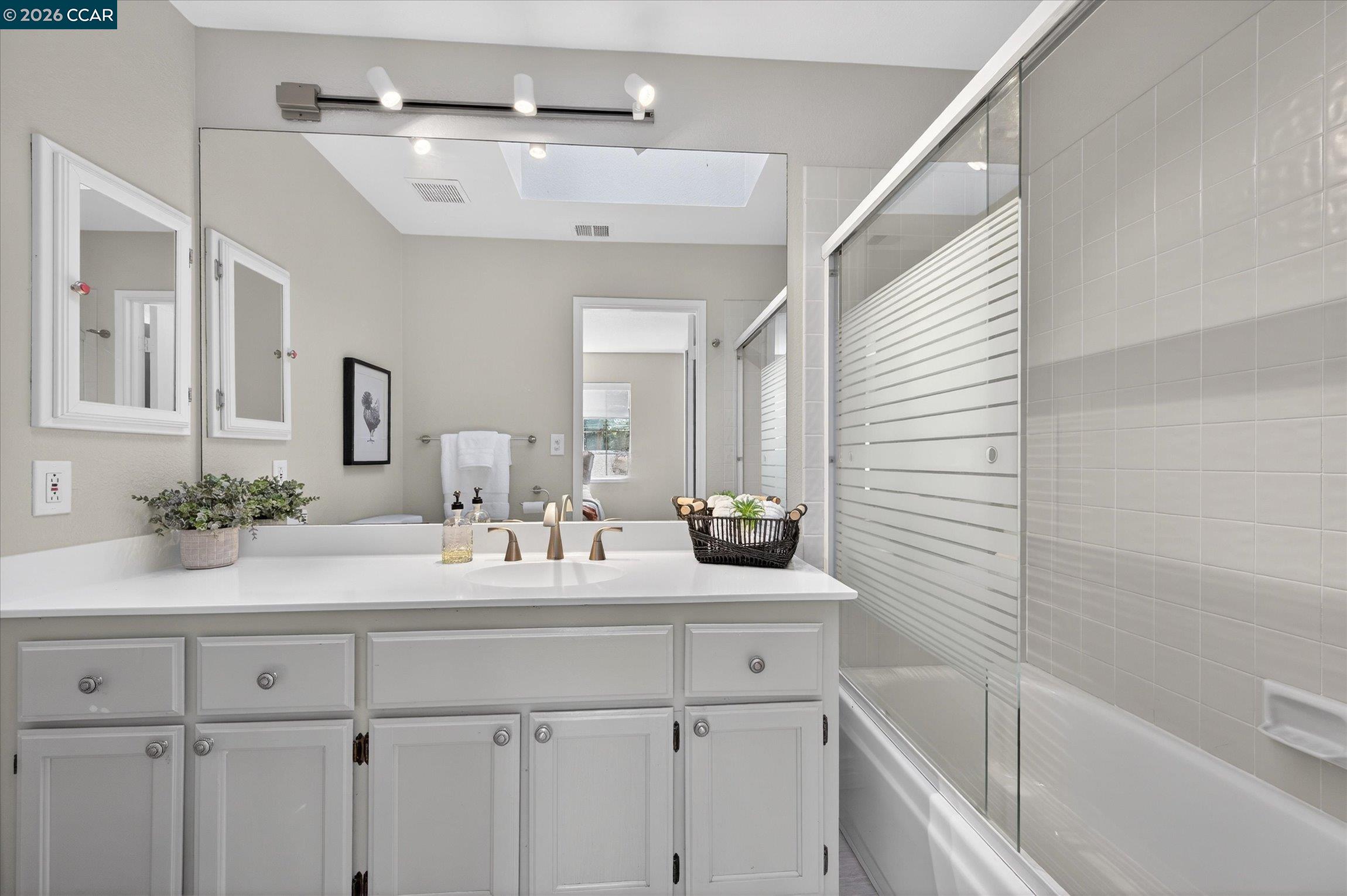 Photo #25: 41126119 Listing: Photo #25