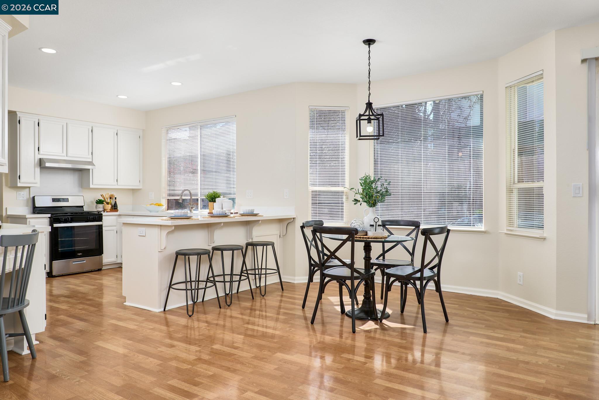 Detail Gallery Image 12 of 39 For 2512 Forty Niner Way, Antioch,  CA 94531 - 5 Beds | 3 Baths