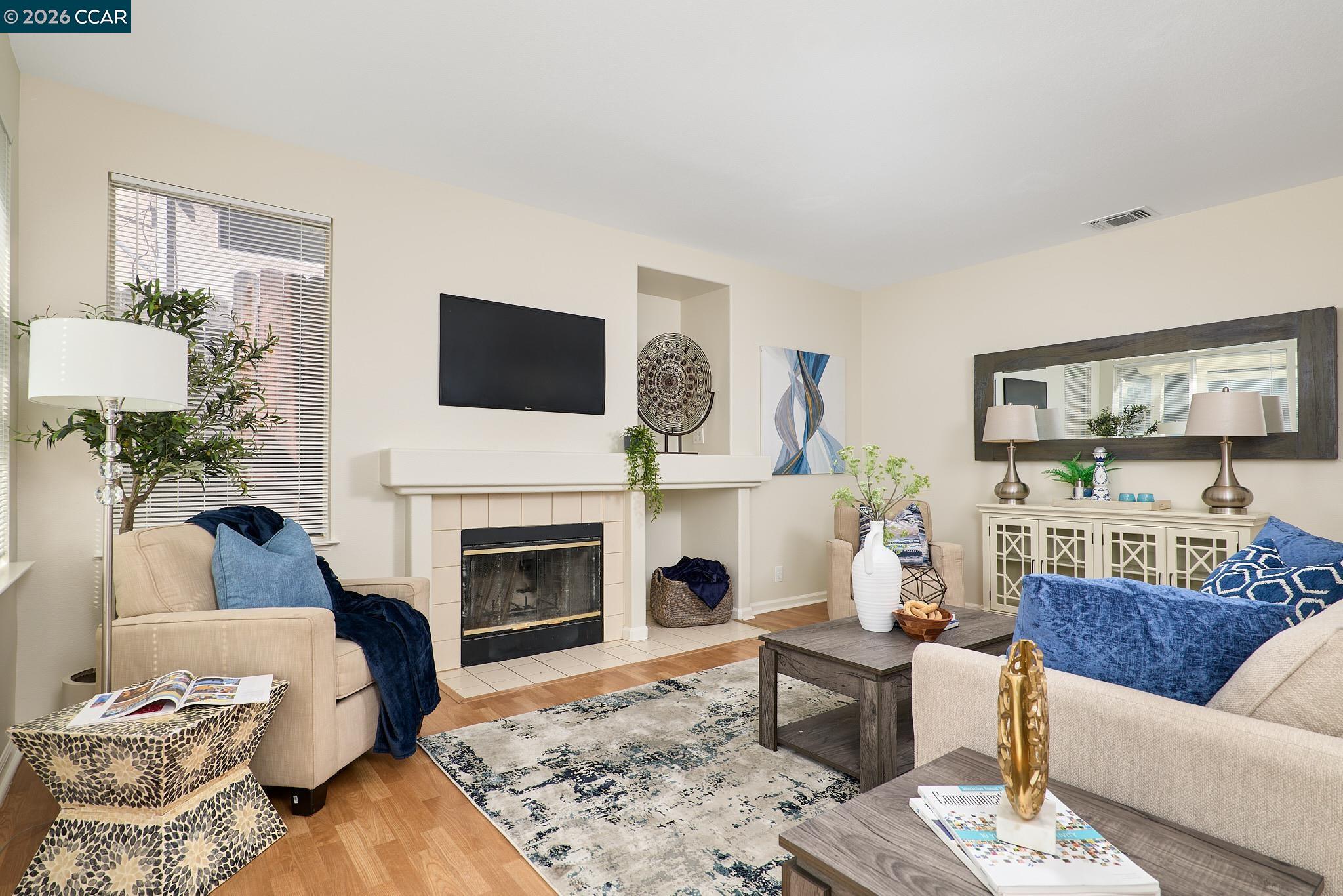 Detail Gallery Image 13 of 39 For 2512 Forty Niner Way, Antioch,  CA 94531 - 5 Beds | 3 Baths