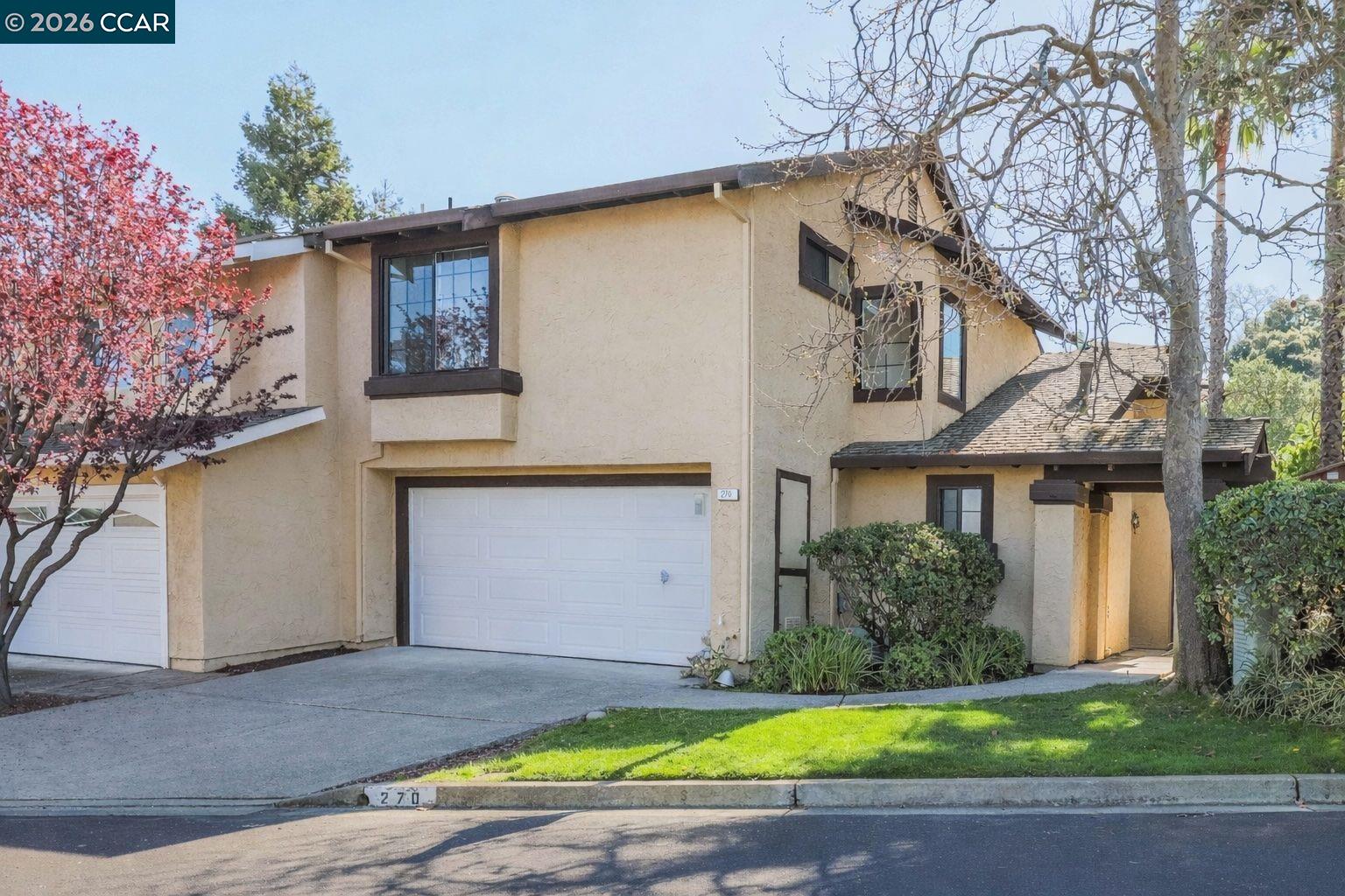 Detail Gallery Image 2 of 35 For 270 Willow Lake Dr, Martinez,  CA 94553 - 2 Beds | 2/1 Baths