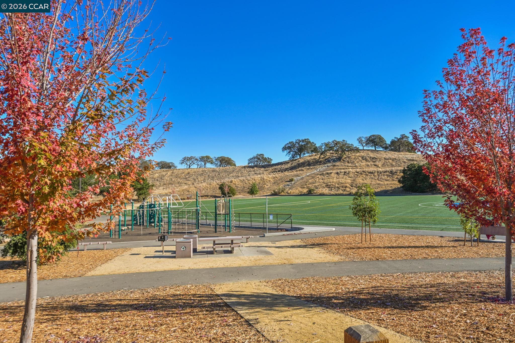 Detail Gallery Image 31 of 35 For 270 Willow Lake Dr, Martinez,  CA 94553 - 2 Beds | 2/1 Baths