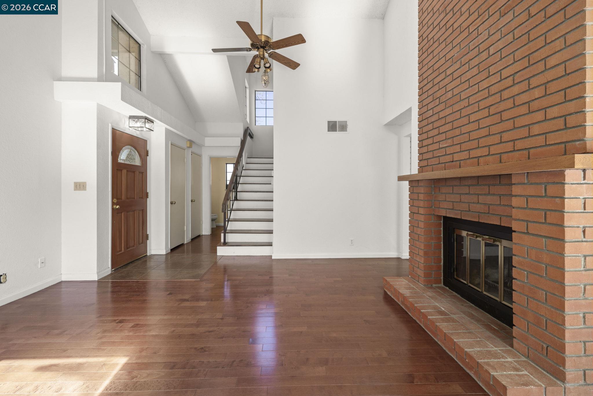 Detail Gallery Image 5 of 35 For 270 Willow Lake Dr, Martinez,  CA 94553 - 2 Beds | 2/1 Baths