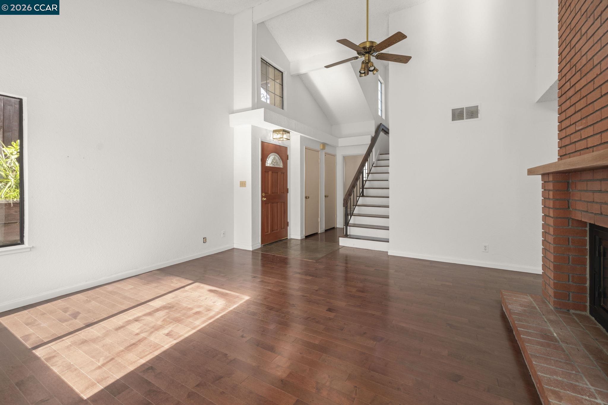 Detail Gallery Image 6 of 35 For 270 Willow Lake Dr, Martinez,  CA 94553 - 2 Beds | 2/1 Baths