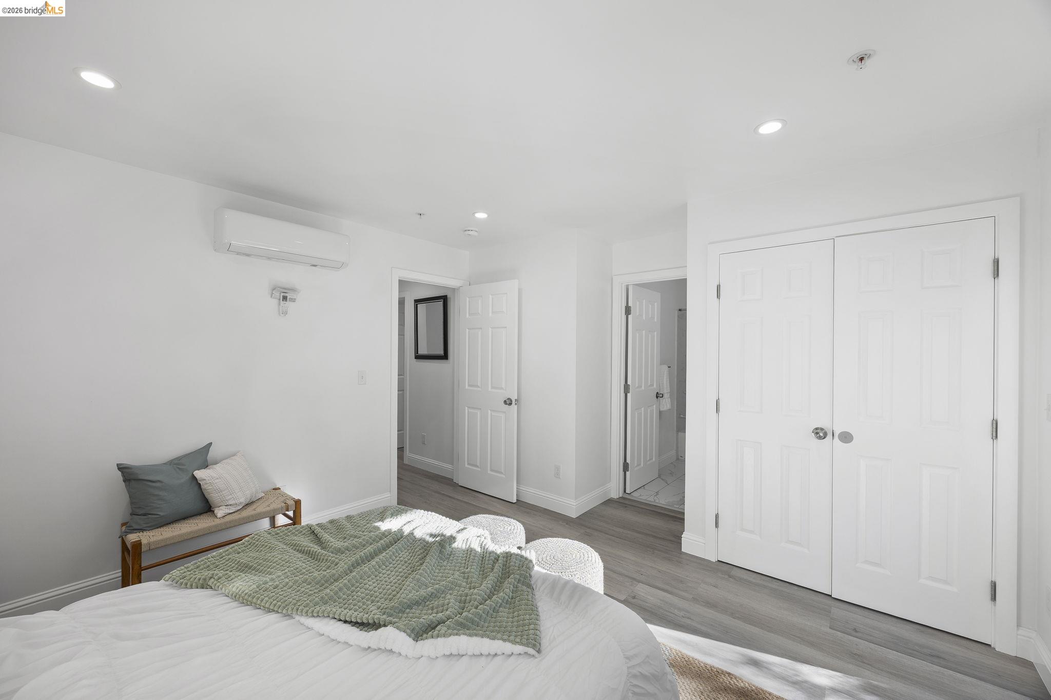 Detail Gallery Image 20 of 50 For 4737 Redding St, Oakland,  CA 94619 - 5 Beds | 6/1 Baths