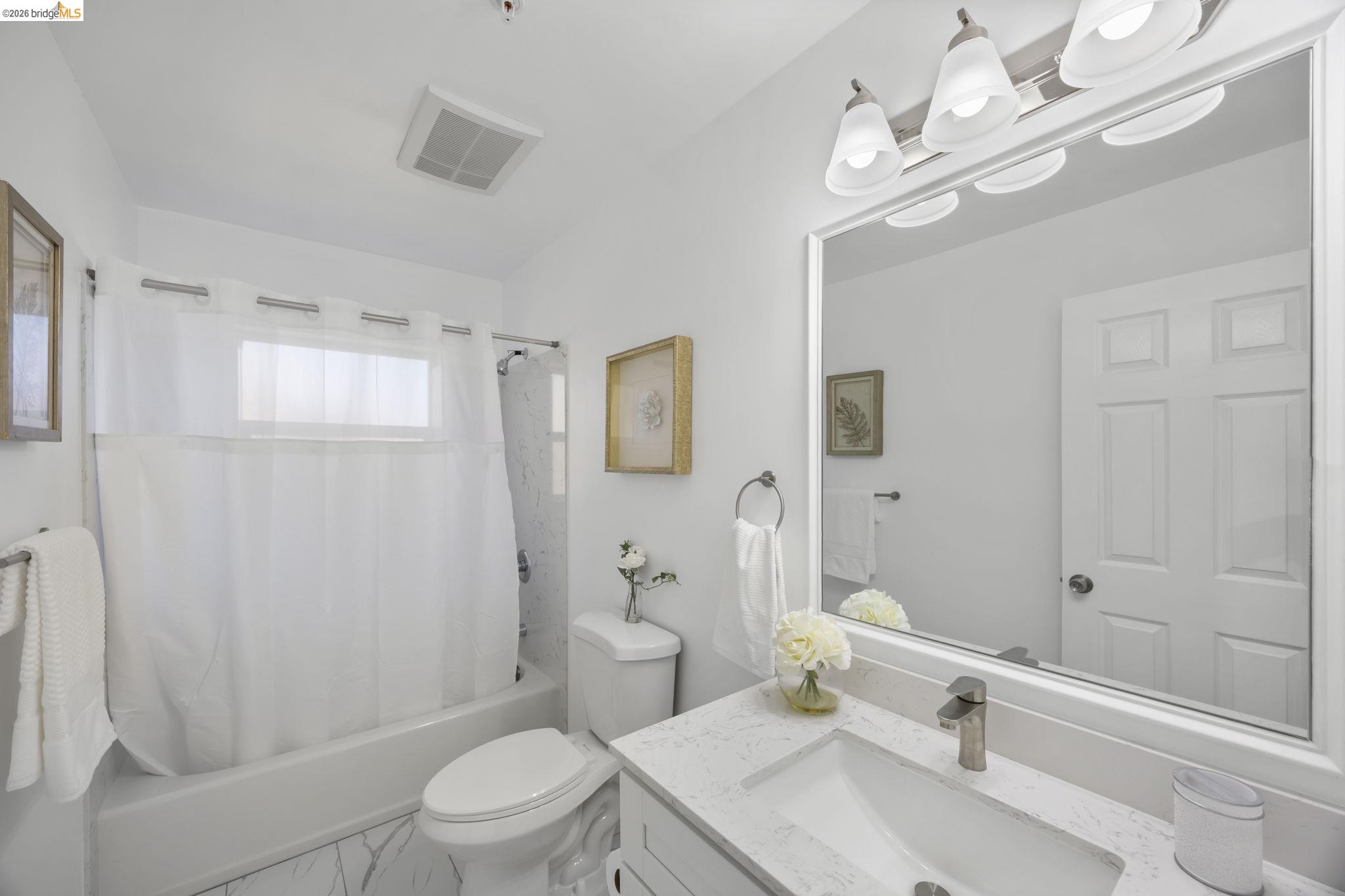 Detail Gallery Image 26 of 50 For 4737 Redding St, Oakland,  CA 94619 - 5 Beds | 6/1 Baths