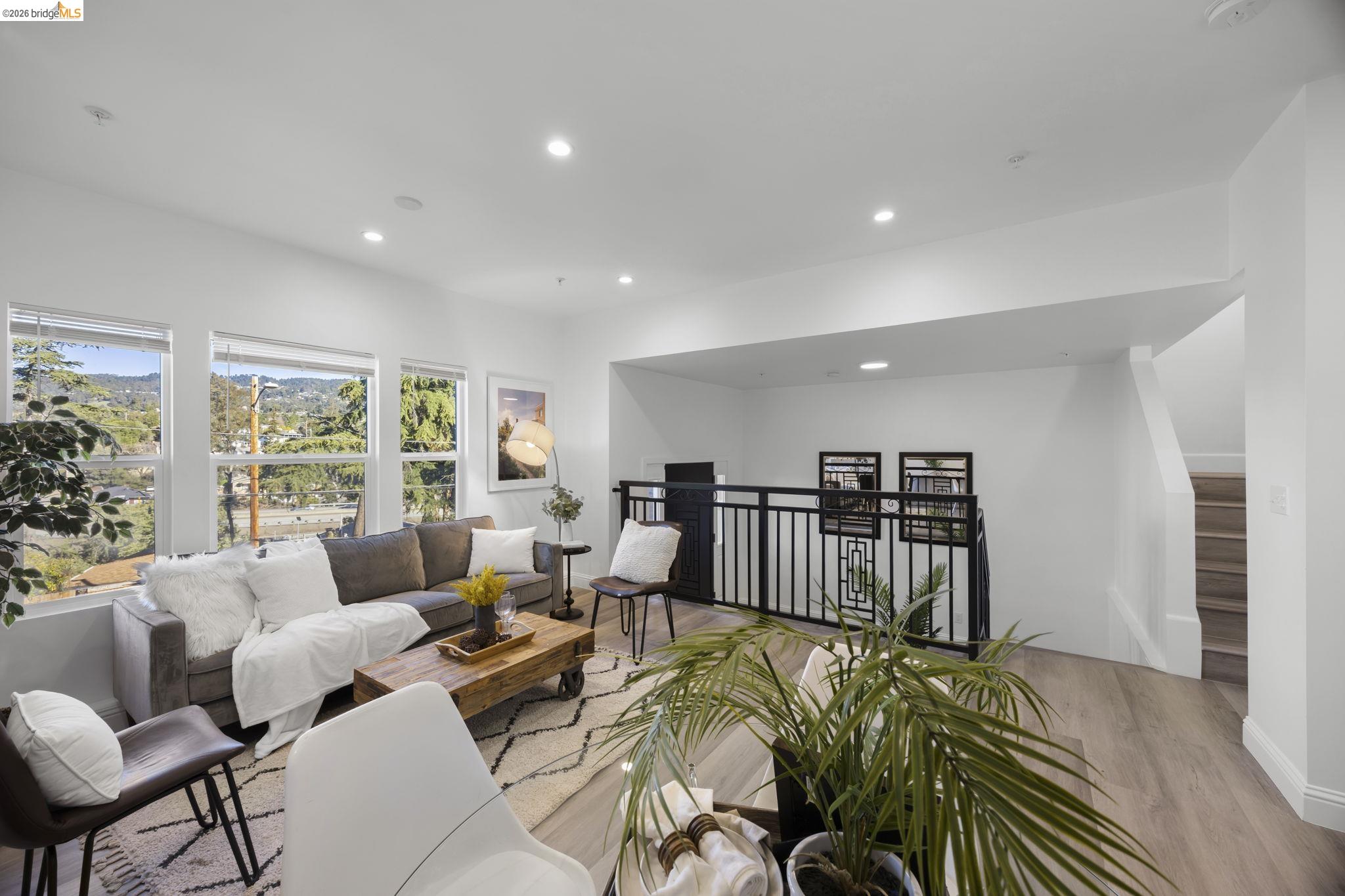 Detail Gallery Image 33 of 50 For 4737 Redding St, Oakland,  CA 94619 - 5 Beds | 6/1 Baths