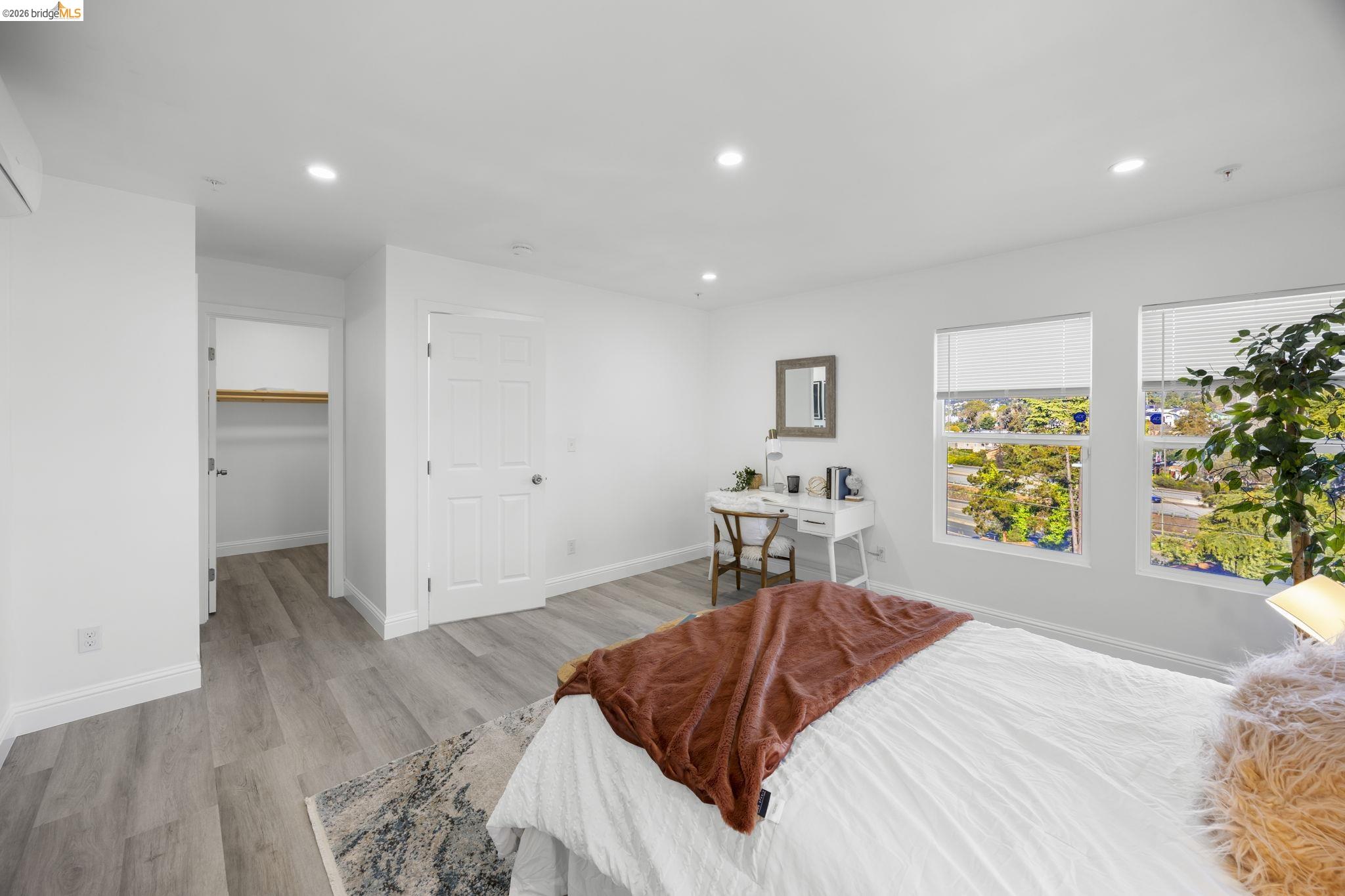 Detail Gallery Image 38 of 50 For 4737 Redding St, Oakland,  CA 94619 - 5 Beds | 6/1 Baths