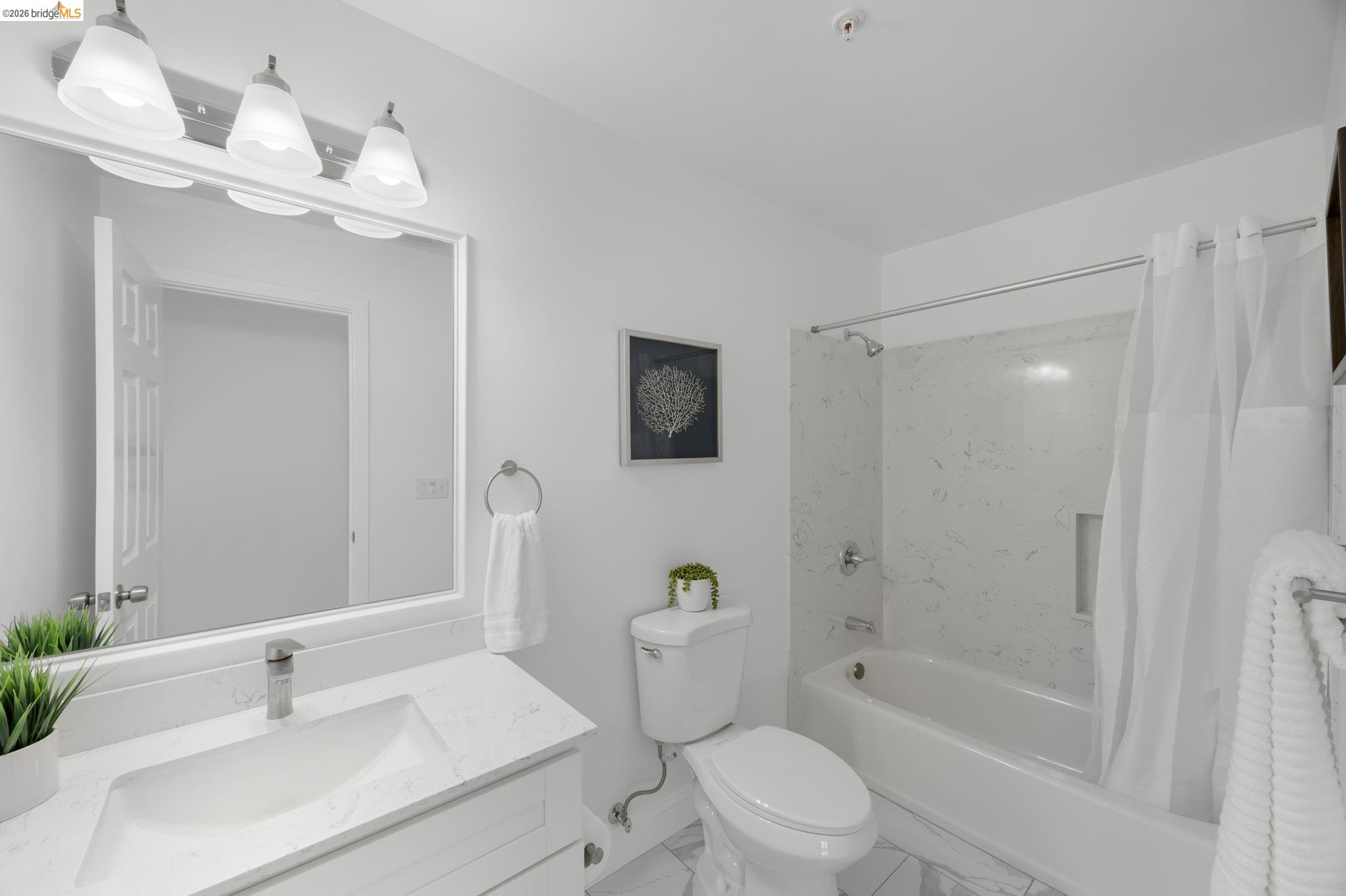 Detail Gallery Image 41 of 50 For 4737 Redding St, Oakland,  CA 94619 - 5 Beds | 6/1 Baths