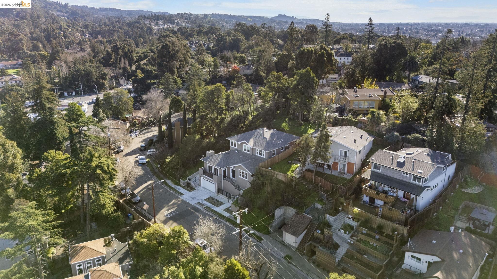Detail Gallery Image 44 of 50 For 4737 Redding St, Oakland,  CA 94619 - 5 Beds | 6/1 Baths
