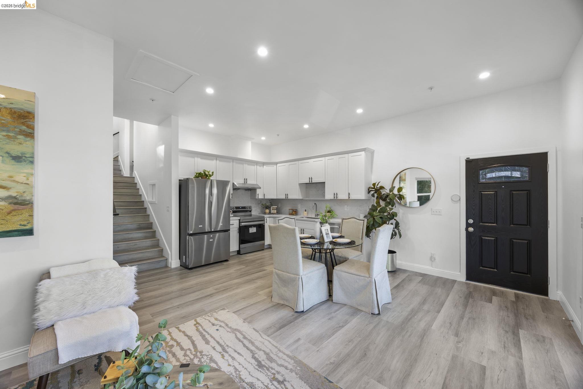 Detail Gallery Image 8 of 50 For 4737 Redding St, Oakland,  CA 94619 - 5 Beds | 6/1 Baths