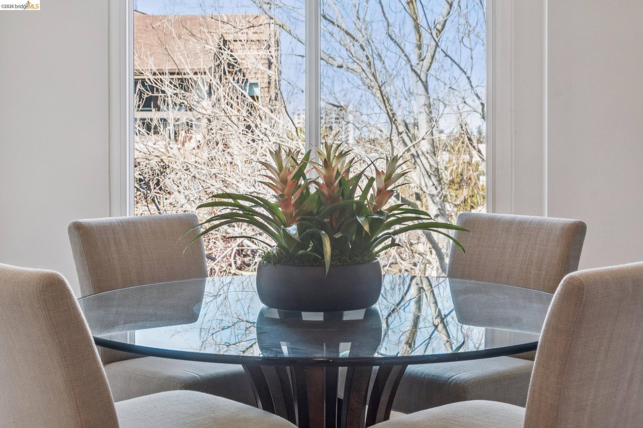 Detail Gallery Image 13 of 27 For 330 Vernon St #301,  Oakland,  CA 94610 - 2 Beds | 1 Baths